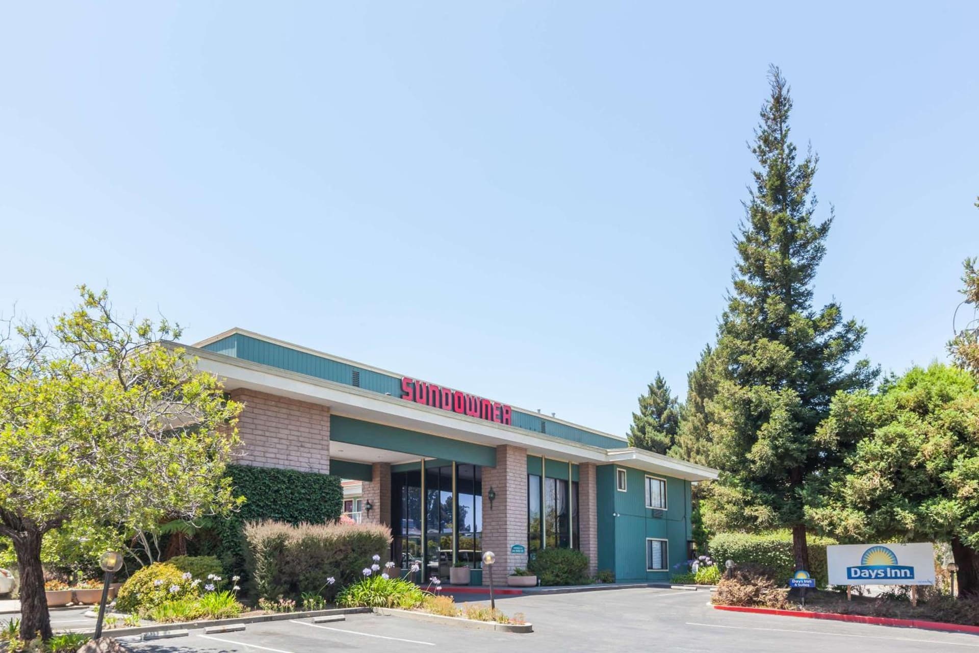 Days Inn & Suites by Wyndham Sunnyvale — hotel in Sunnyvale, California