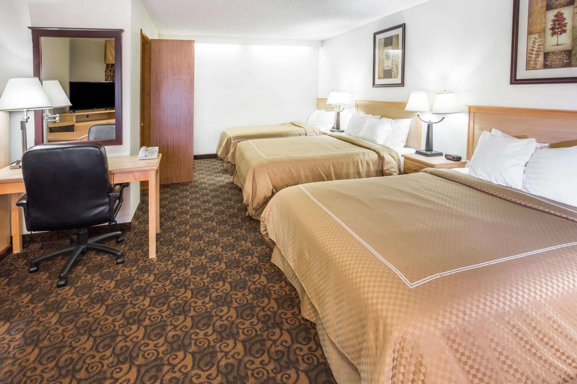 Days Inn by Wyndham Black Bear gallery photo in Salem, OR — image 16
