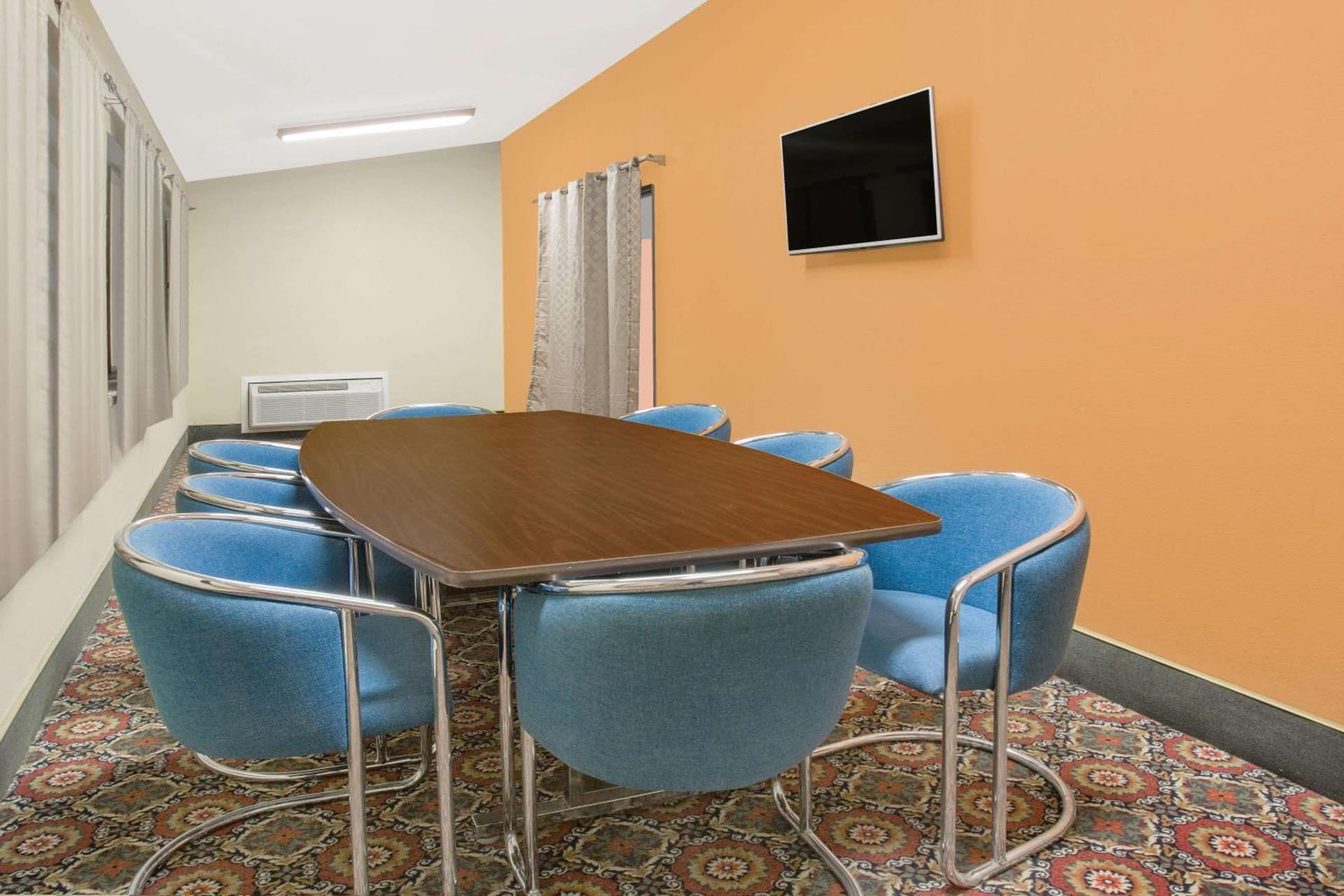 Days Inn & Suites by Wyndham Red Rock-Gallup property views in Gallup, NM — gallery photo 3