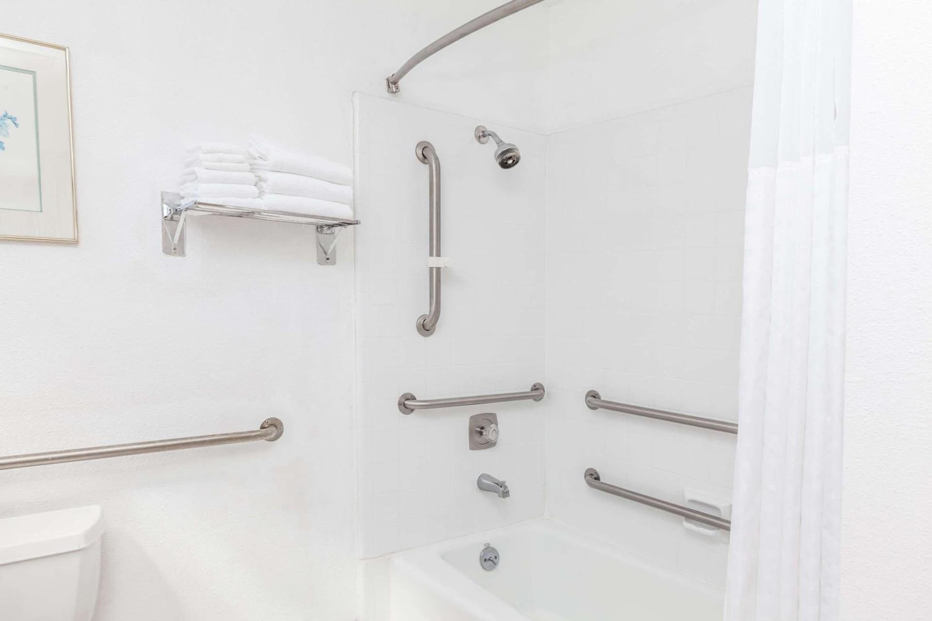 Days Inn & Suites by Wyndham Sunnyvale gallery photo in Sunnyvale, CA — image 17