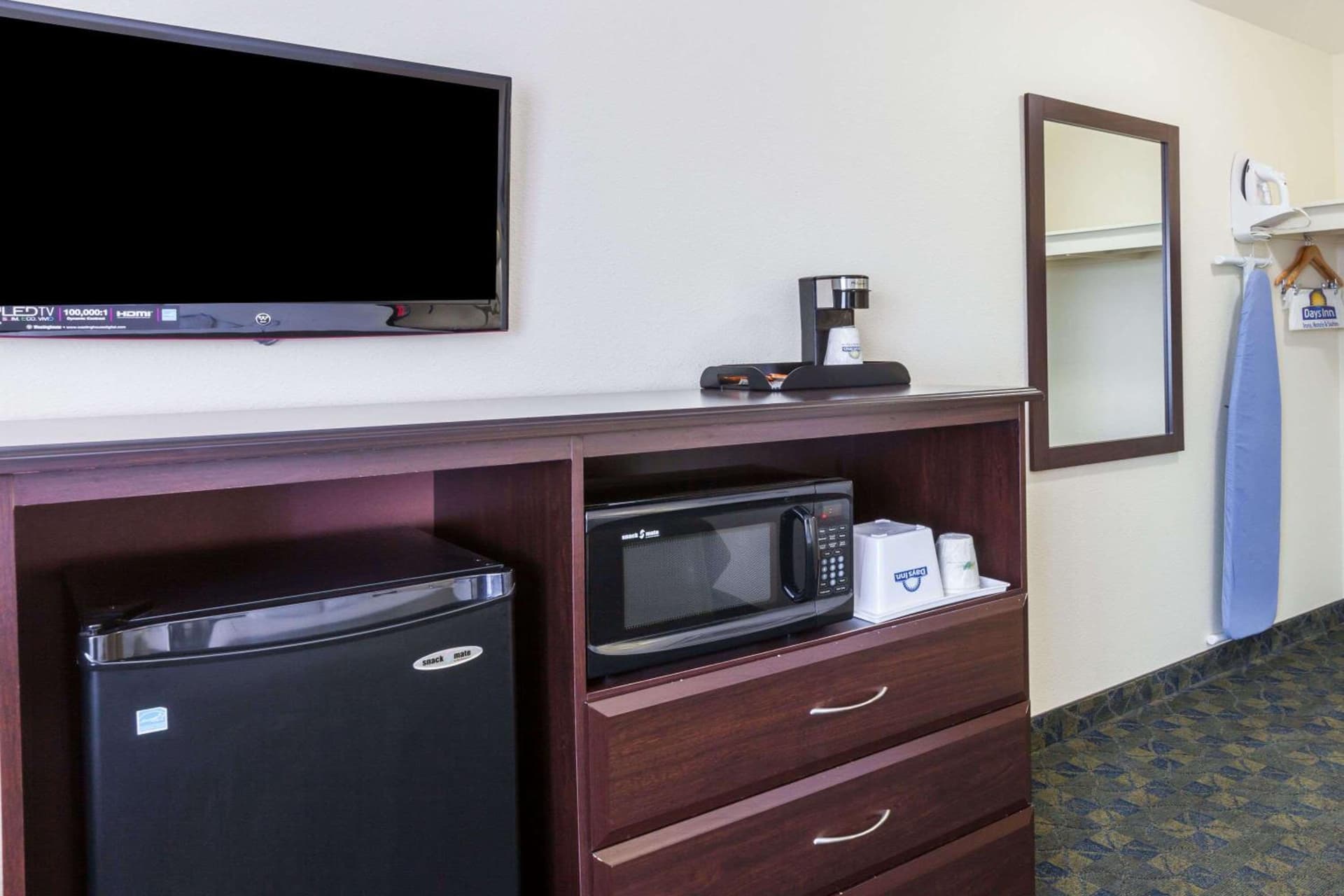 Days Inn by Wyndham Santa Maria gallery photo in Santa Maria, CA — image 5