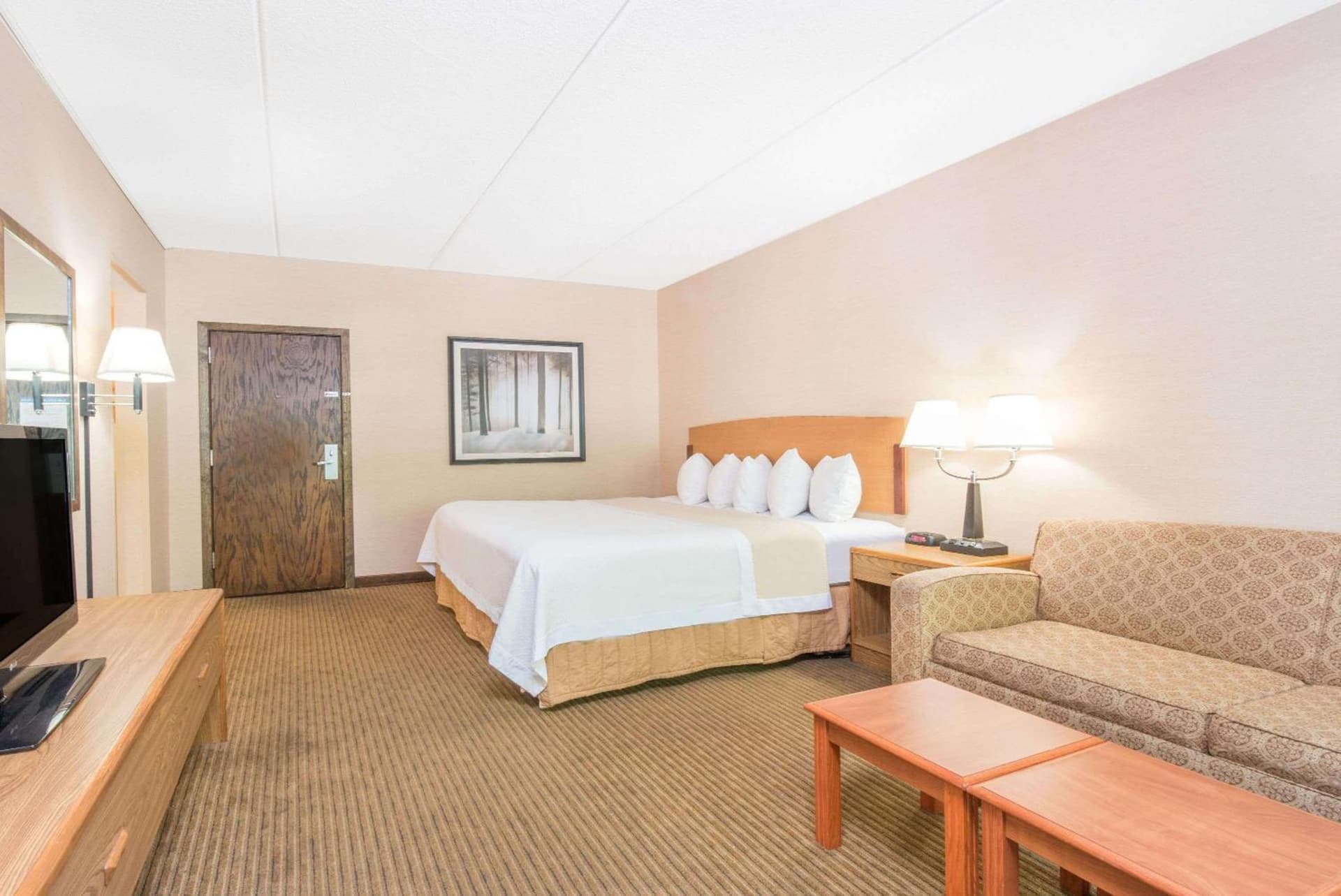 Days Inn by Wyndham Duluth Lakewalk gallery photo in Duluth, MN — image 10