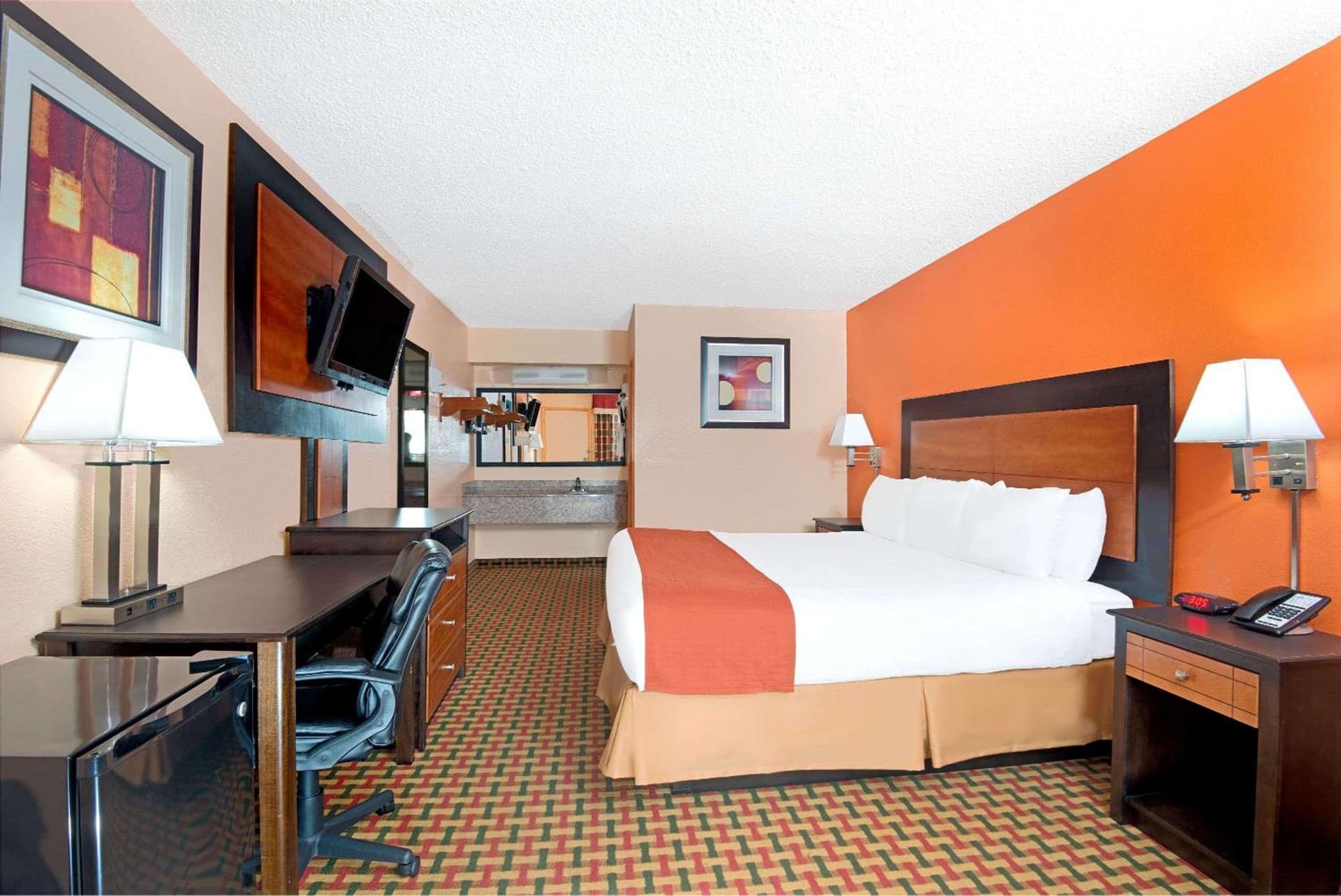 Days Inn by Wyndham Independence property views in Independence, MO — gallery photo 3