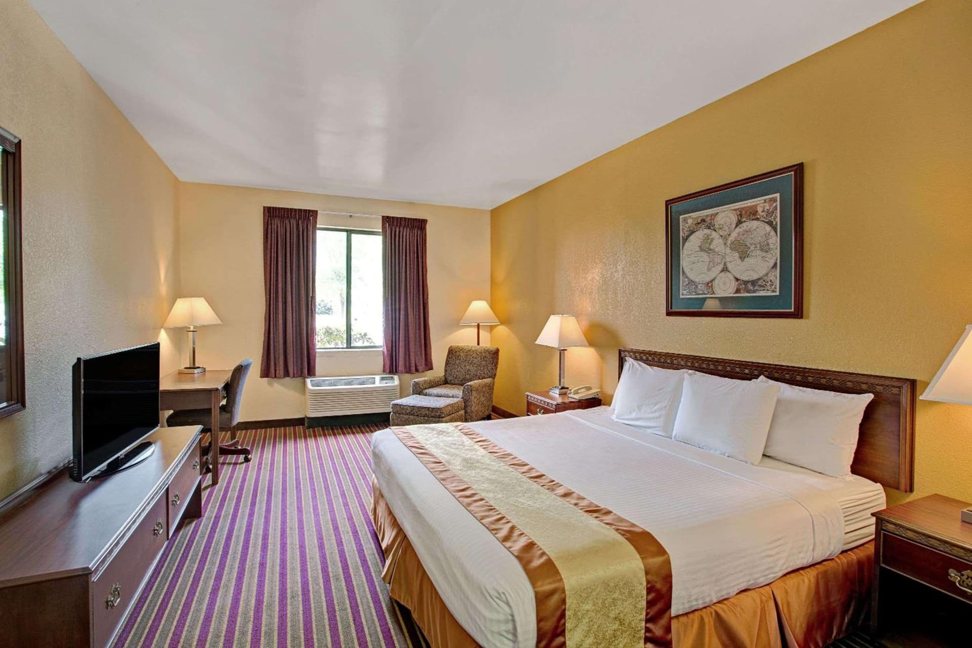 Days Inn & Suites by Wyndham Hickory gallery photo in Hickory, NC — image 5