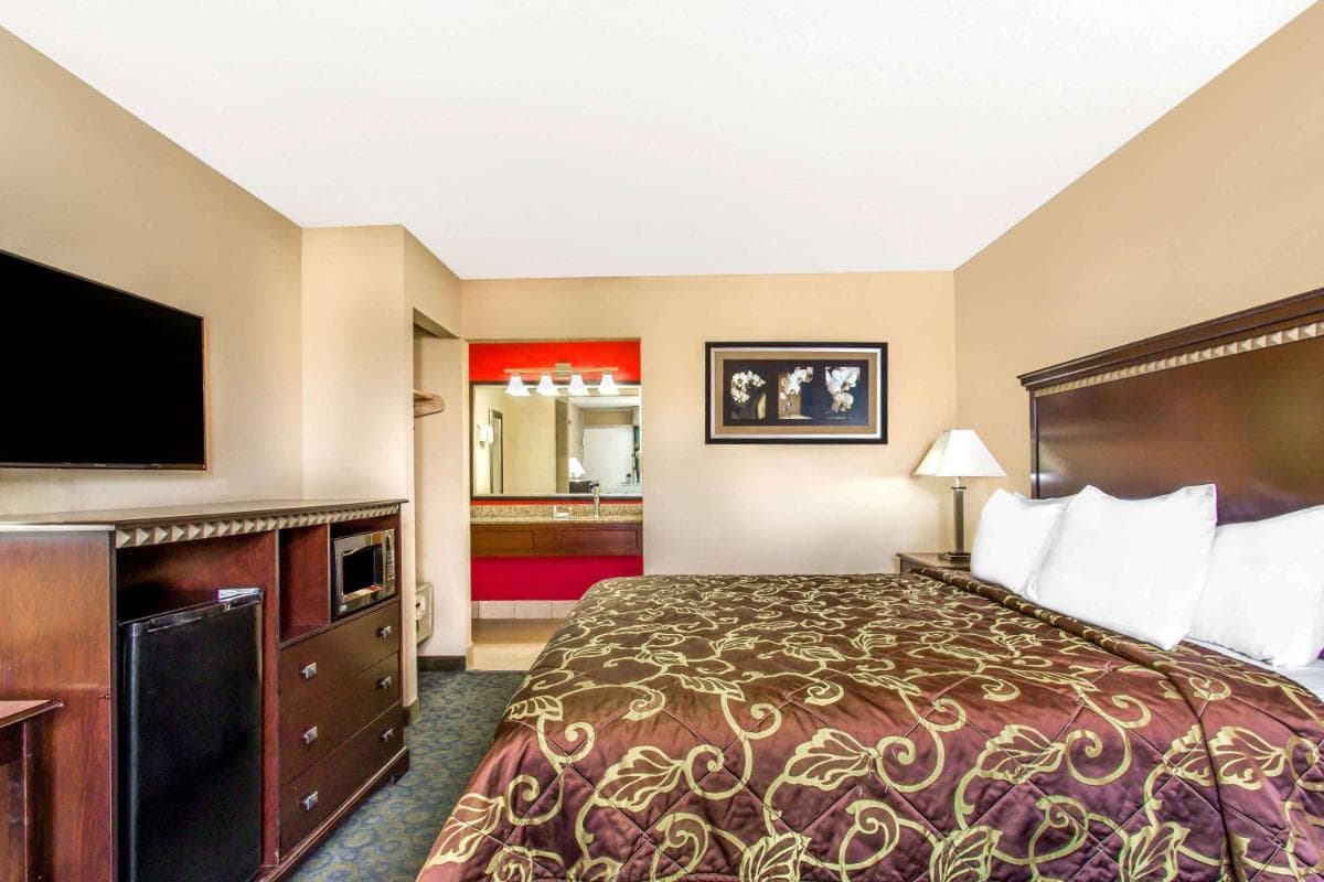 Days Inn by Wyndham Fort Lauderdale Airport Cruise Port gallery photo in Fort Lauderdale, FL — image 5