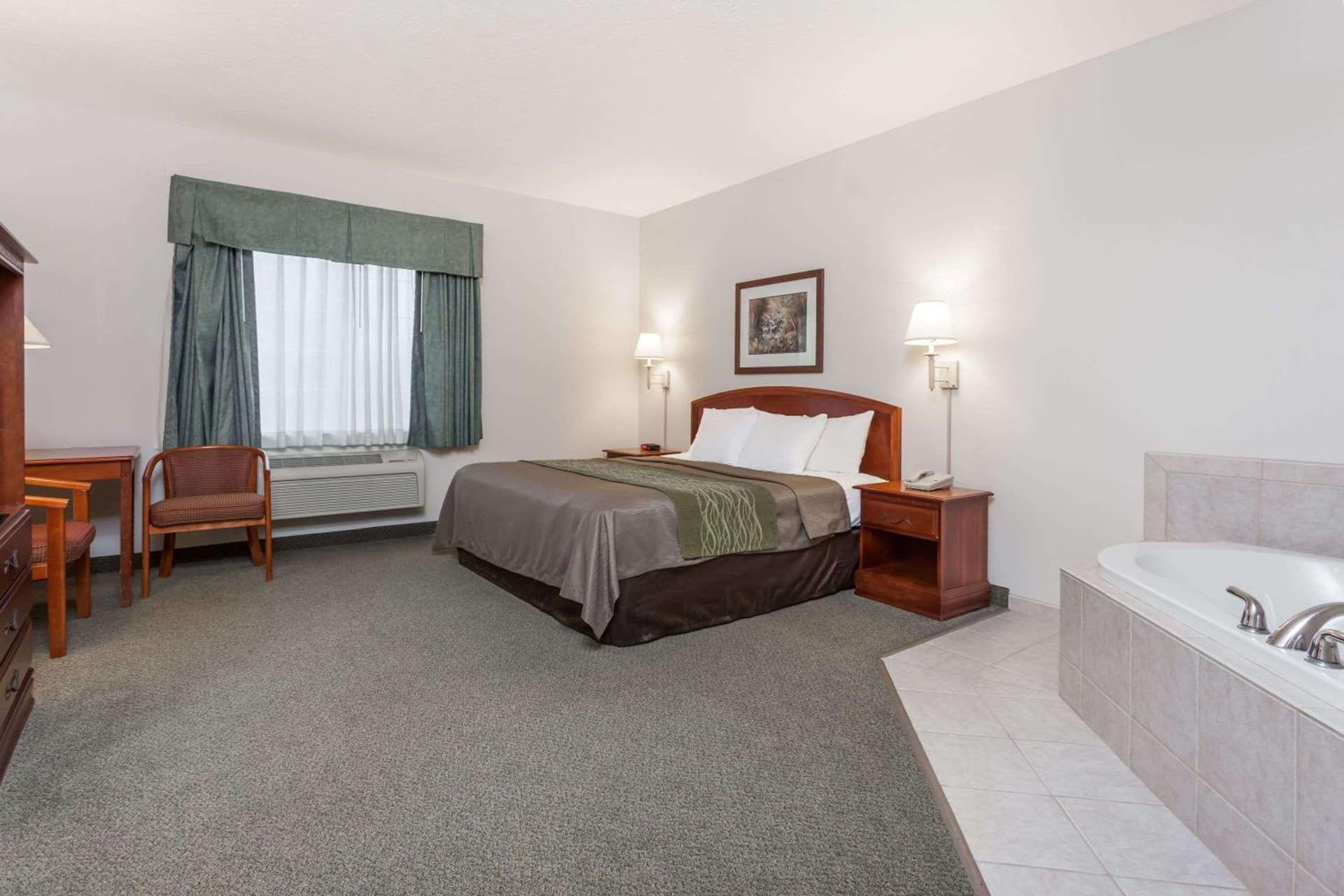 Days Inn by Wyndham Pentwater gallery photo in Pentwater, MI — image 26