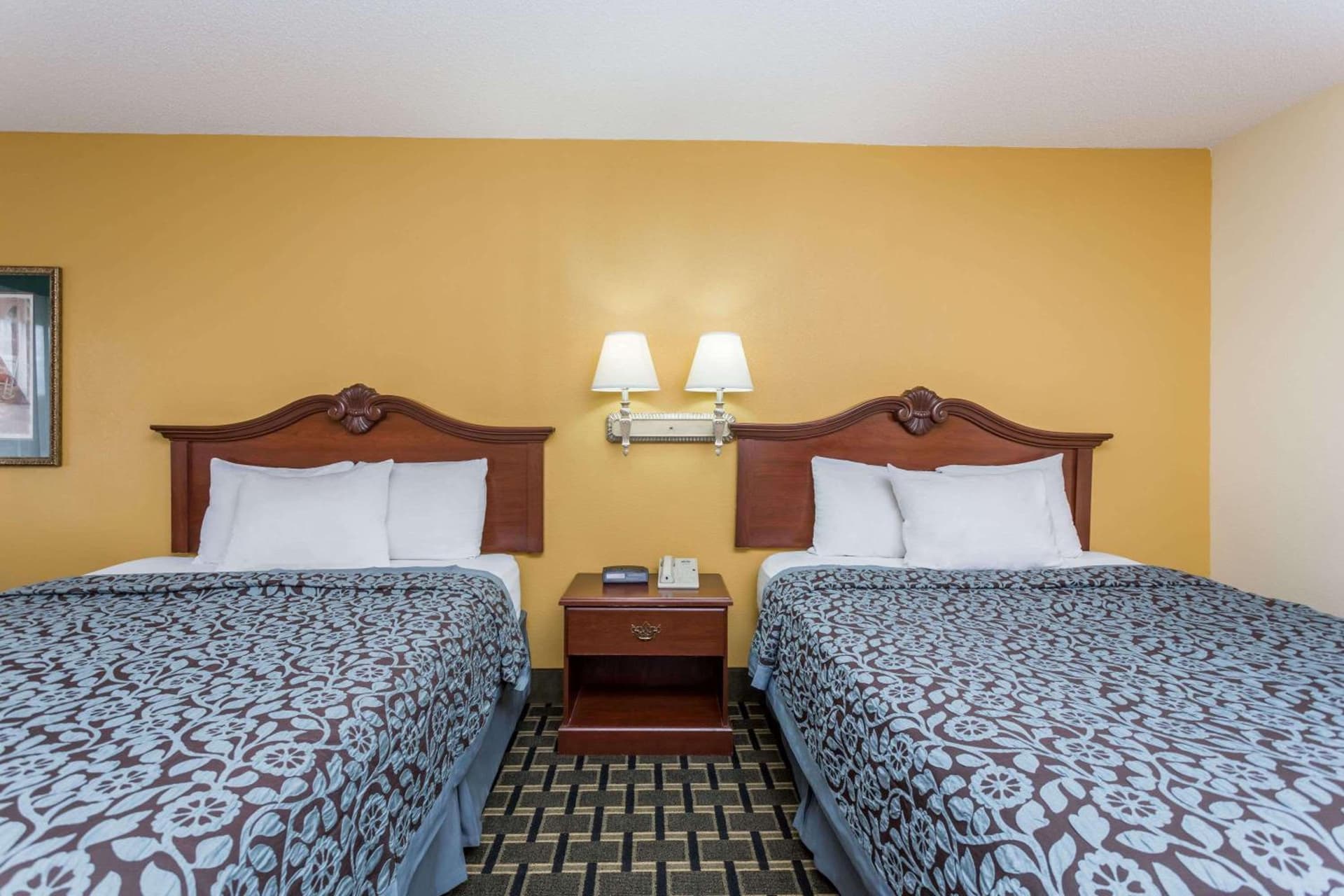 Days Inn & Suites by Wyndham Warner Robins Near Robins AFB gallery photo in Warner Robins, GA — image 14