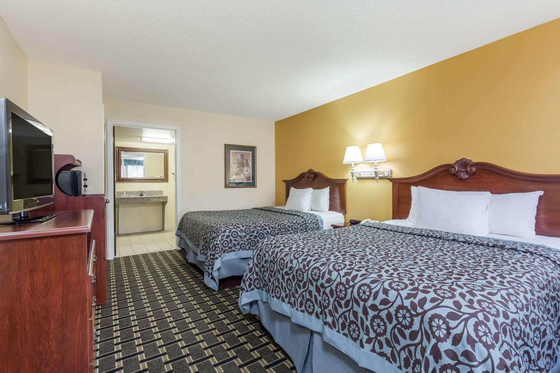 Days Inn & Suites by Wyndham Warner Robins Near Robins AFB gallery photo in Warner Robins, GA — image 16