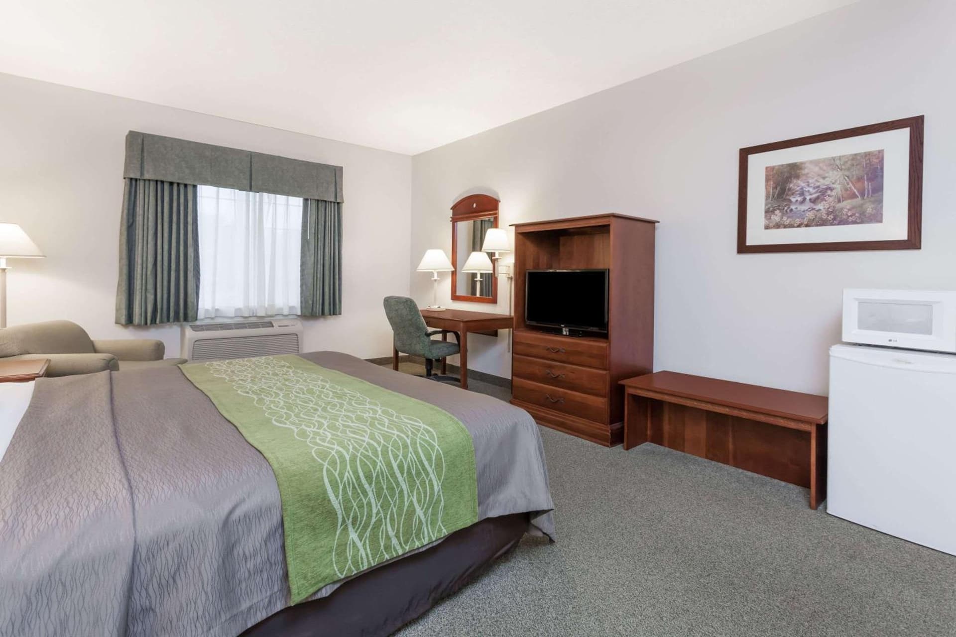 Days Inn by Wyndham Pentwater gallery photo in Pentwater, MI — image 16