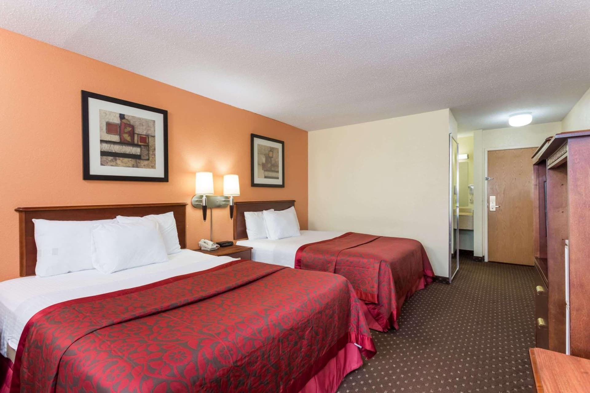 Days Inn & Suites by Wyndham Bloomington/Normal IL gallery photo in Bloomington, IL — image 33