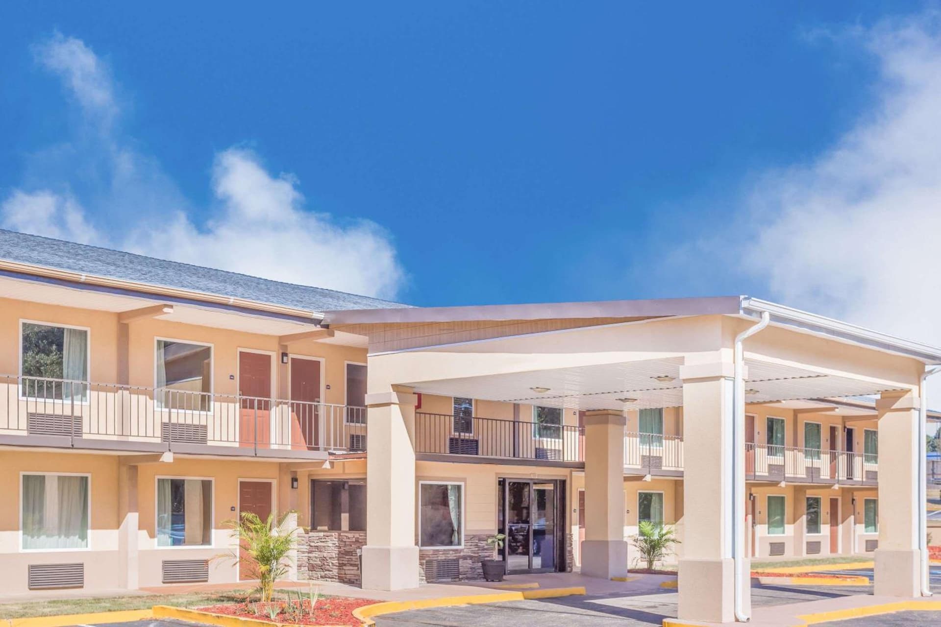 Days Inn by Wyndham Lavonia featured exterior or lobby in Lavonia, GA — similar hotel