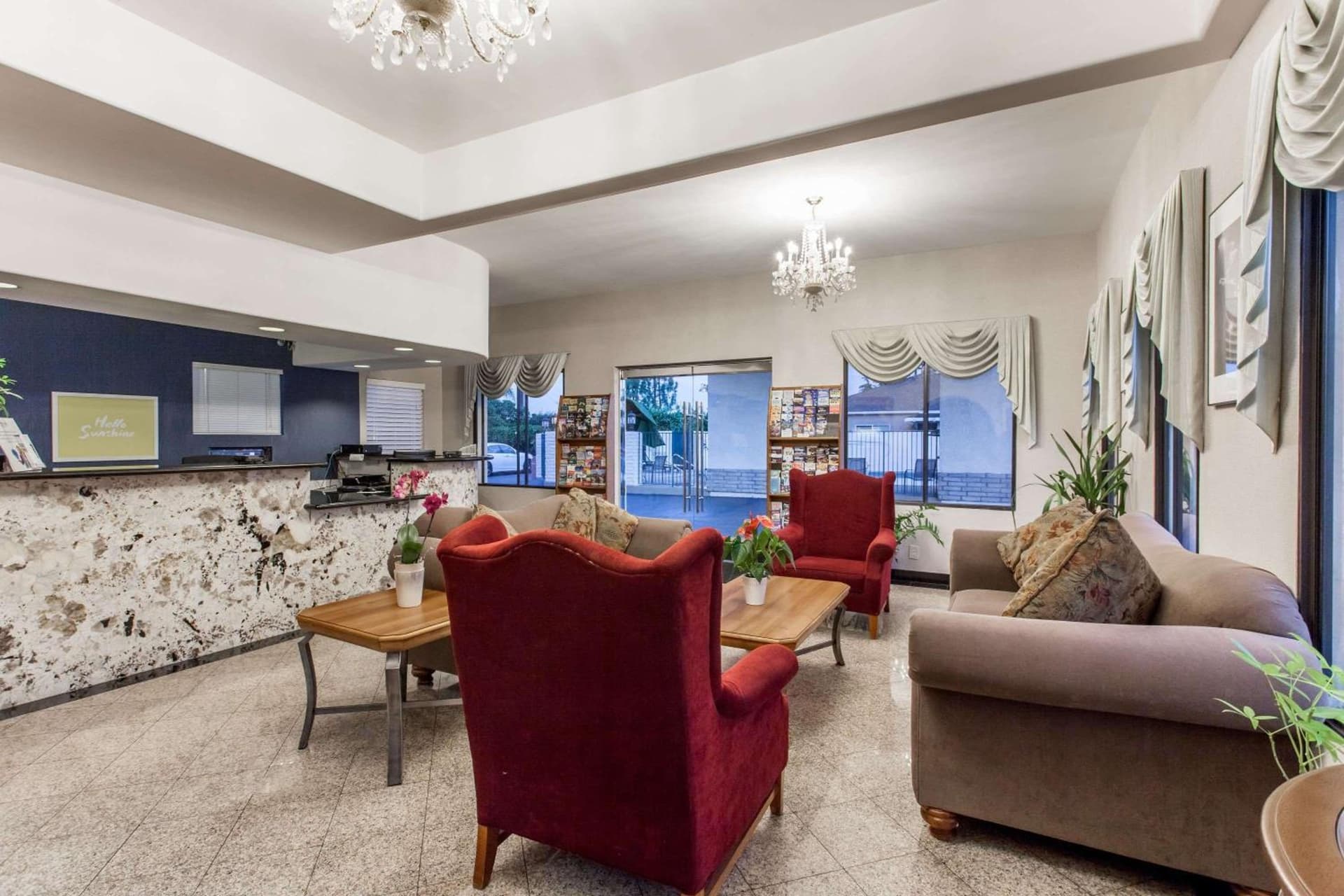 Days Inn by Wyndham Anaheim Near the Park property views in Anaheim, CA — gallery photo 3