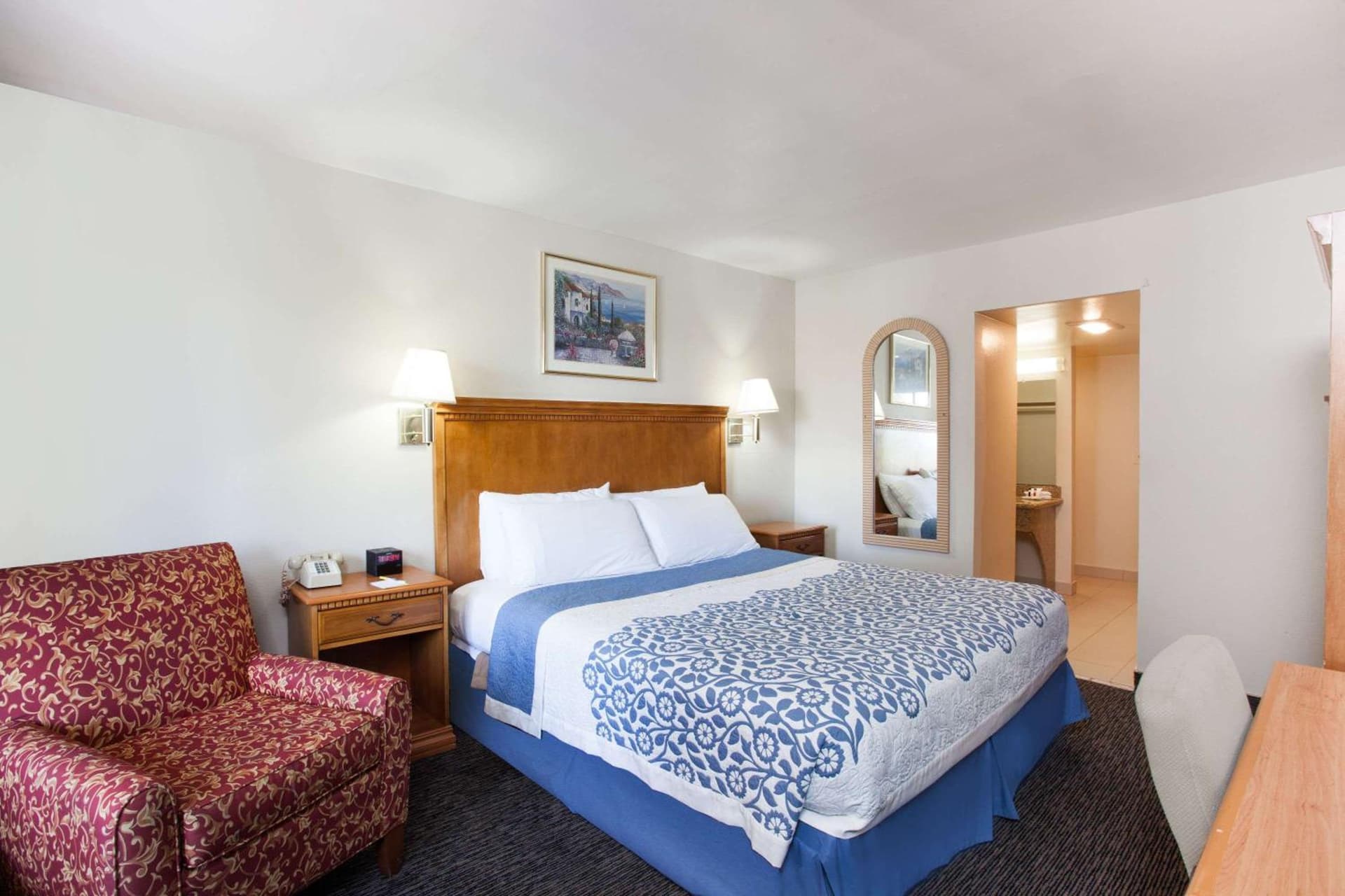 Days Inn by Wyndham Anaheim Near the Park gallery photo in Anaheim, CA — image 12