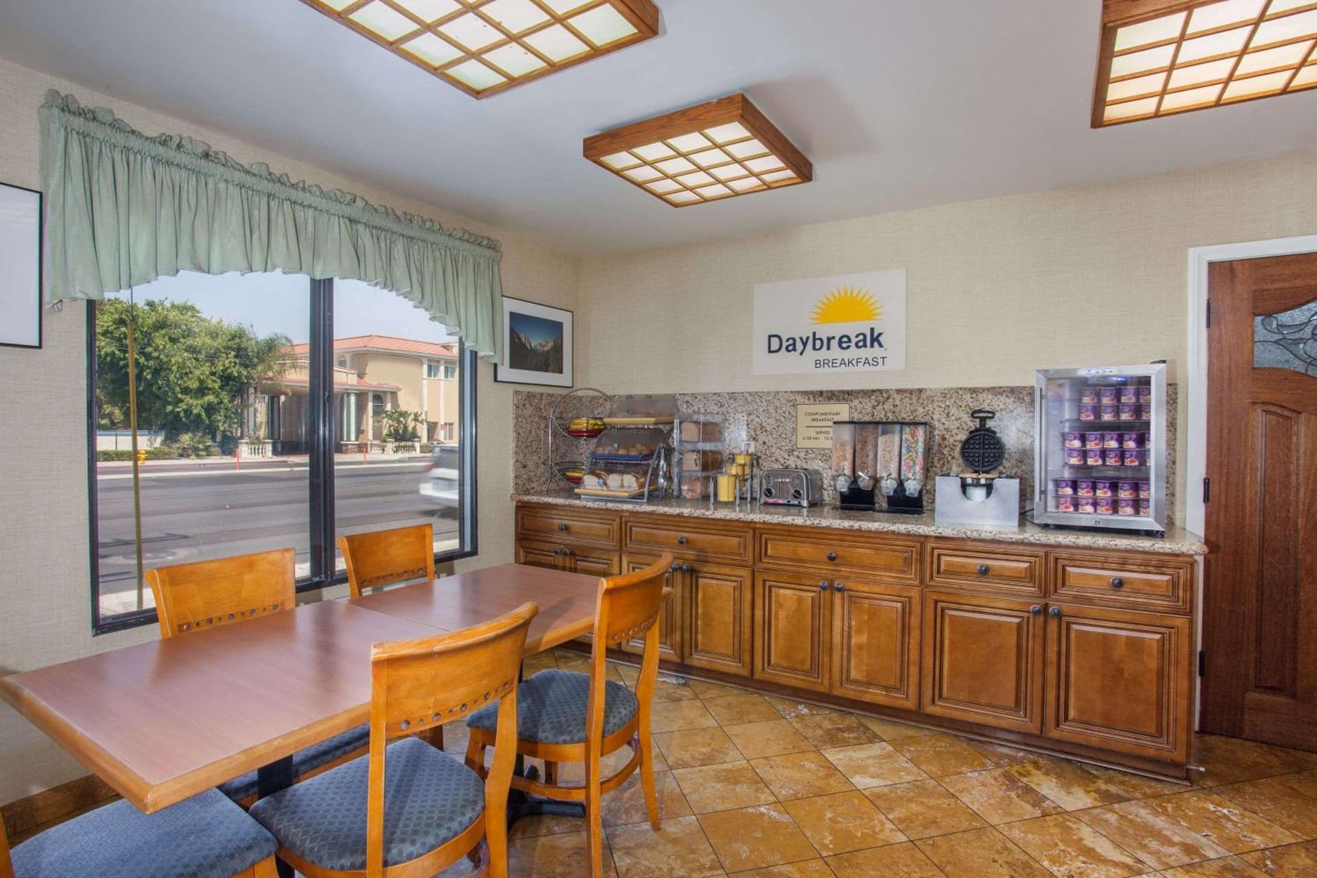 Days Inn by Wyndham Anaheim Near the Park gallery photo in Anaheim, CA — image 23