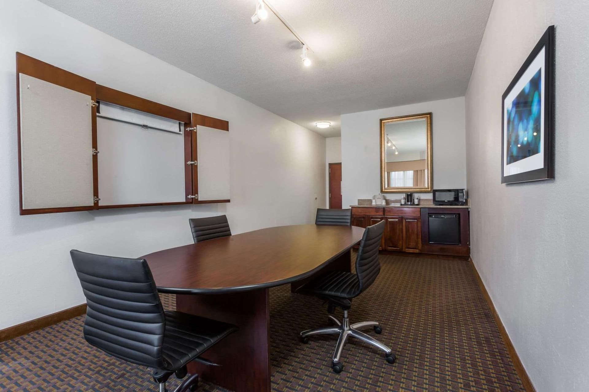 Wingate by Wyndham High Point Greensboro Airport South gallery photo in High Point, NC — image 33