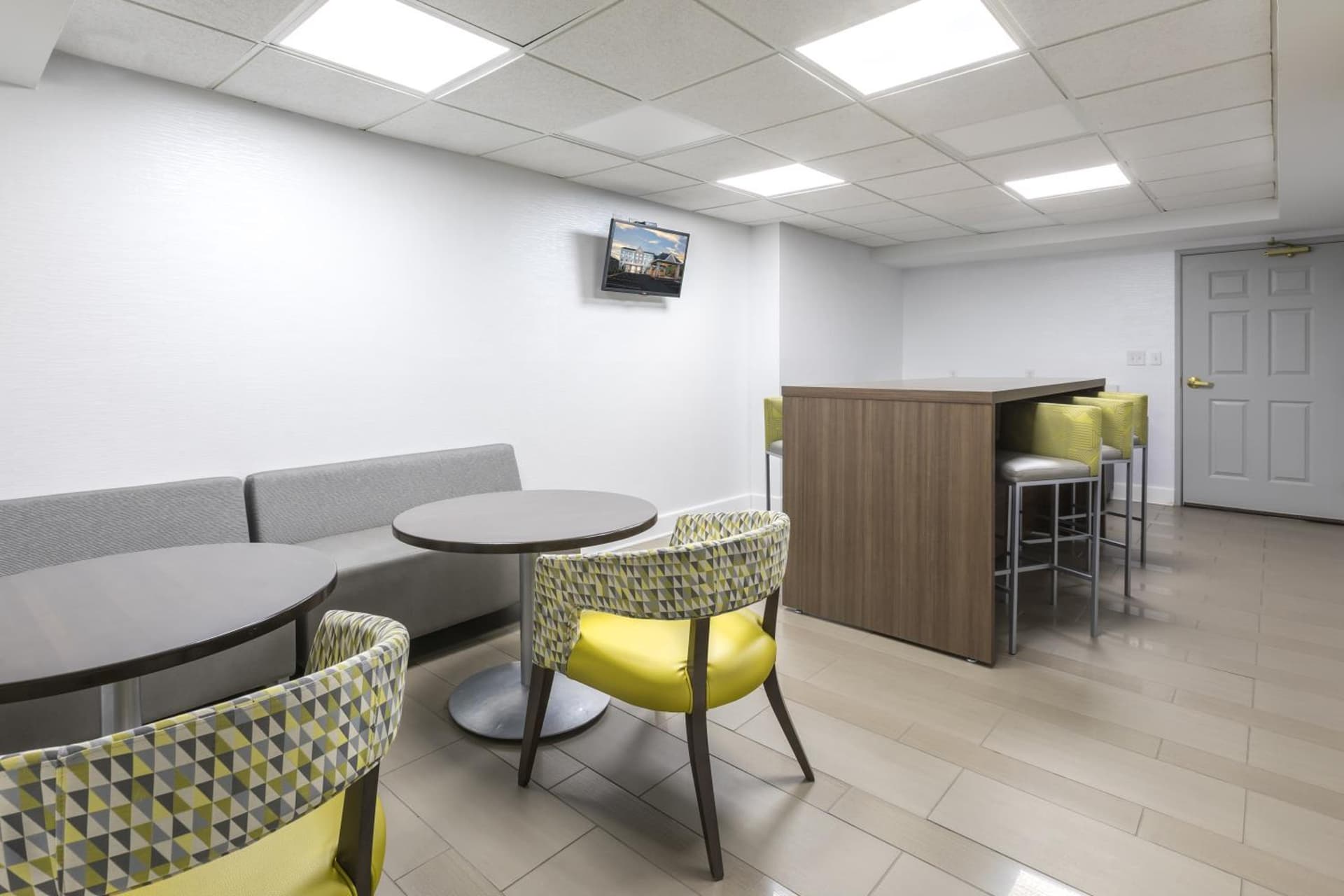 La Quinta Inn & Suites by Wyndham Downtown Asheville gallery photo in Asheville, NC — image 63
