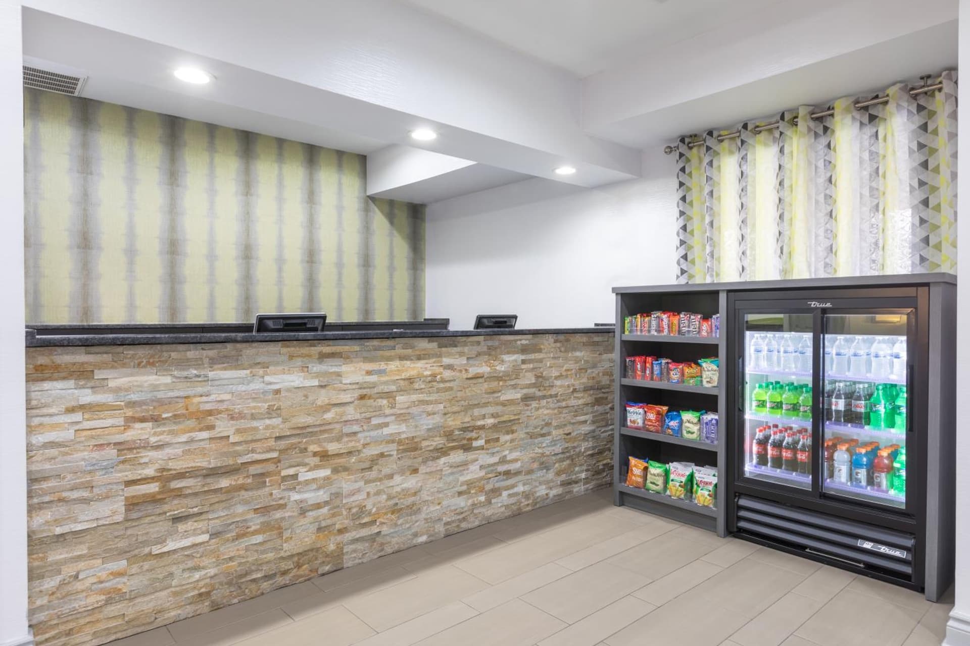 La Quinta Inn & Suites by Wyndham Downtown Asheville gallery photo in Asheville, NC — image 16
