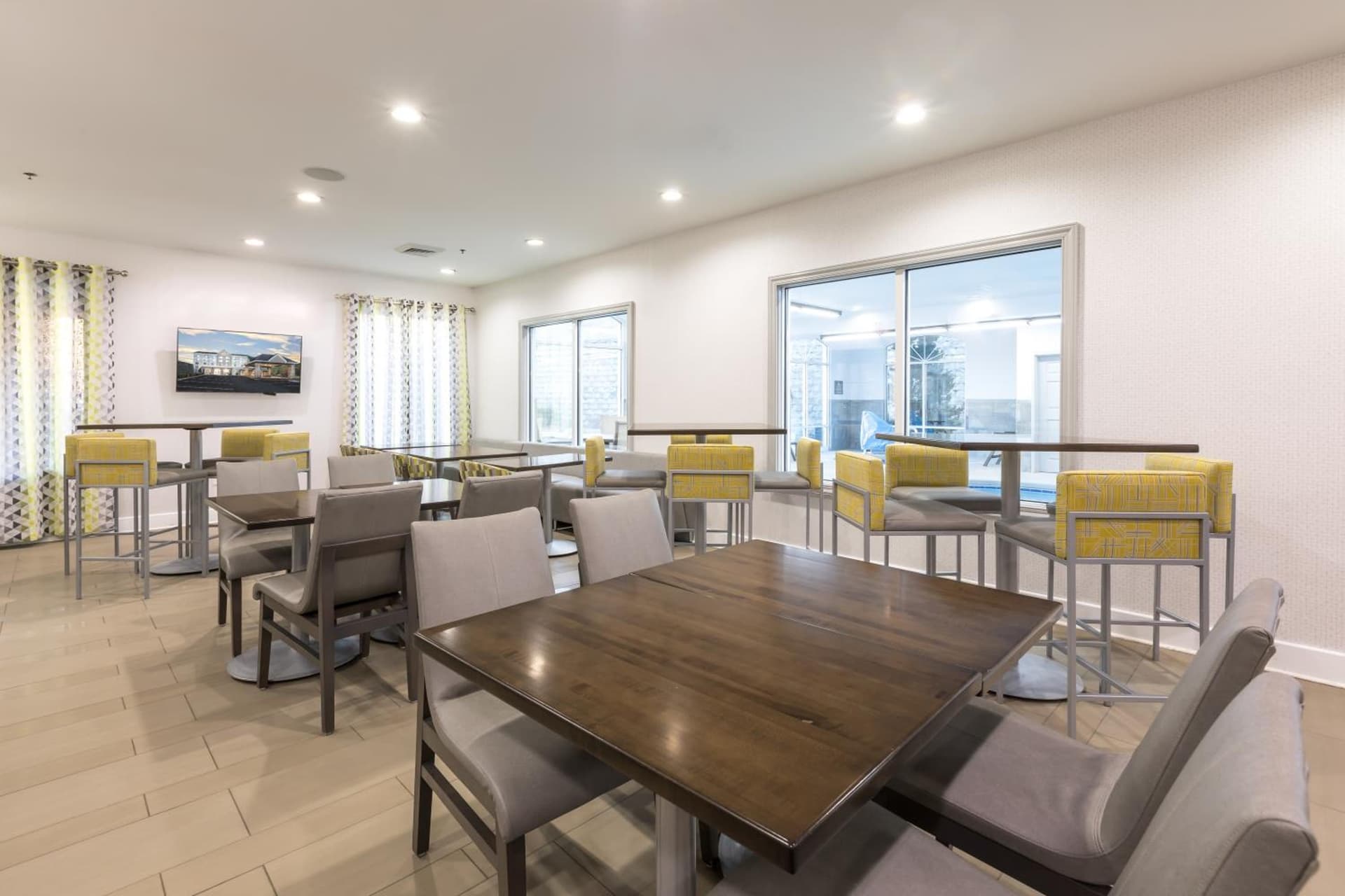 La Quinta Inn & Suites by Wyndham Downtown Asheville gallery photo in Asheville, NC — image 22