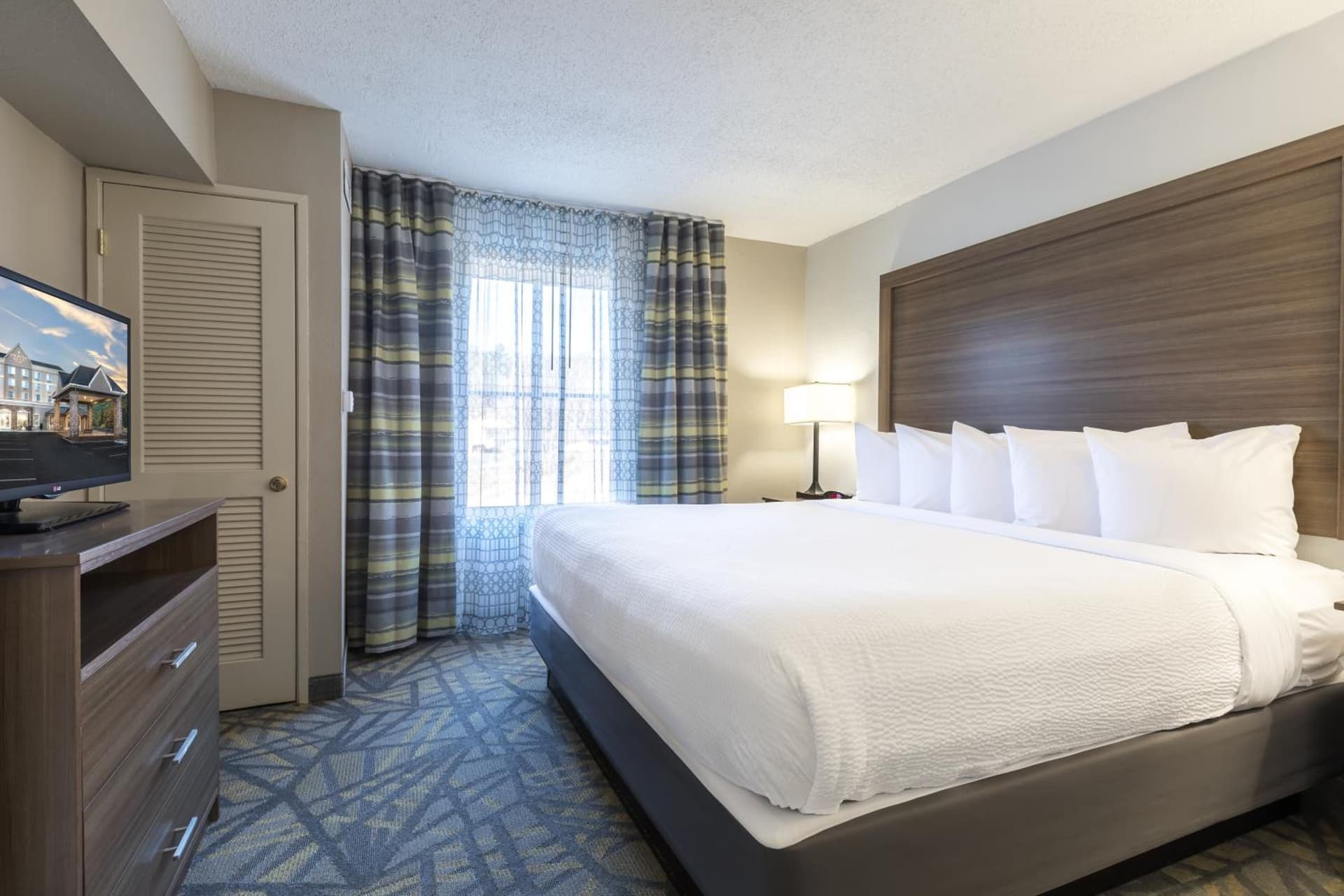 La Quinta Inn & Suites by Wyndham Downtown Asheville gallery photo in Asheville, NC — image 23
