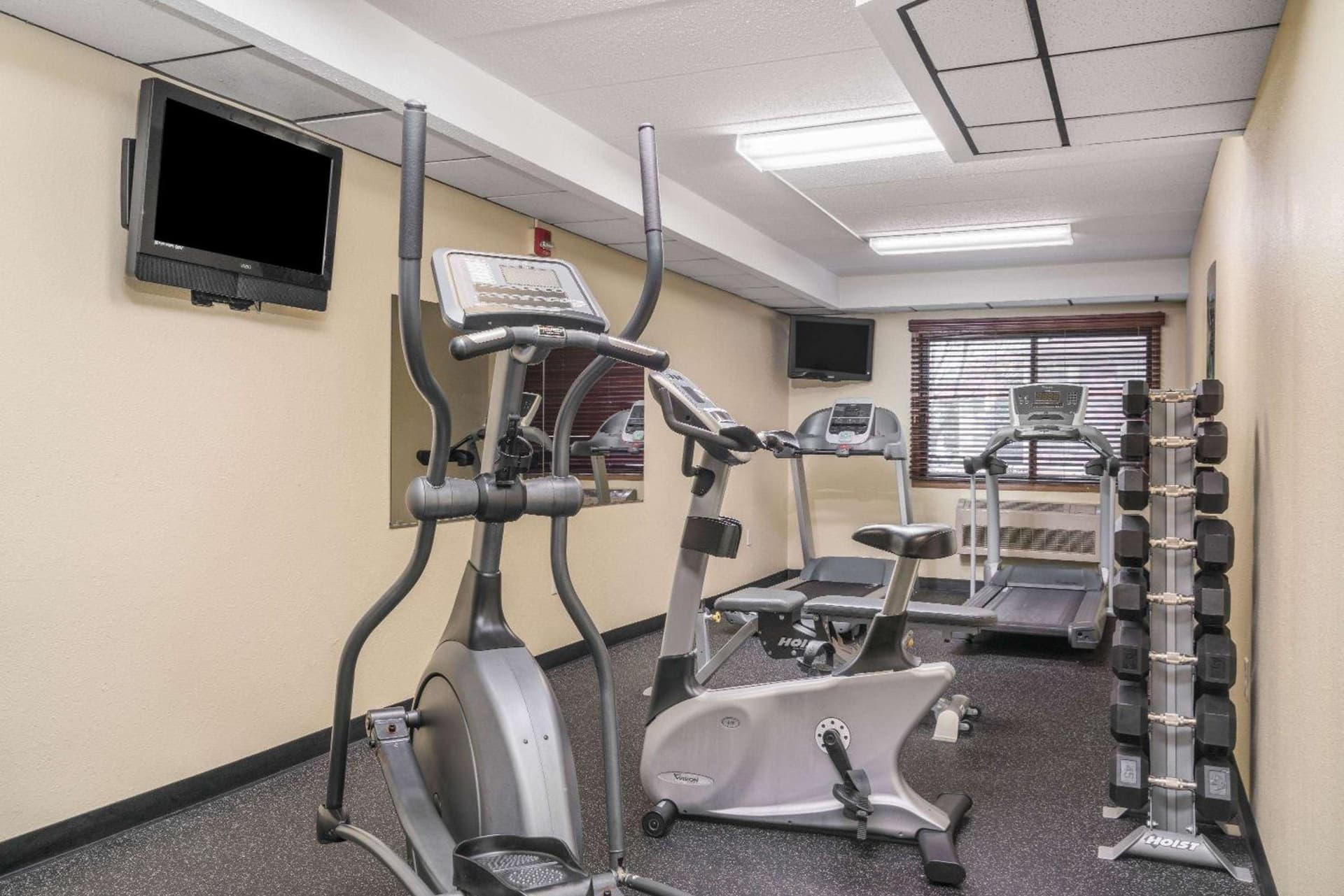AmericInn by Wyndham Fargo West Acres gallery photo in Fargo, ND — image 24