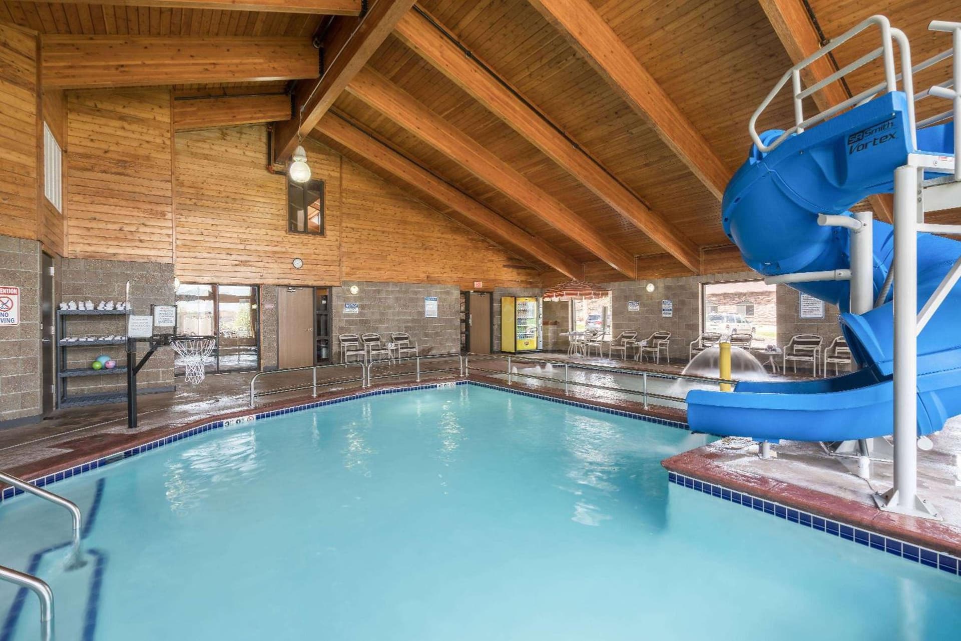 AmericInn by Wyndham Fargo West Acres gallery photo in Fargo, ND — image 40