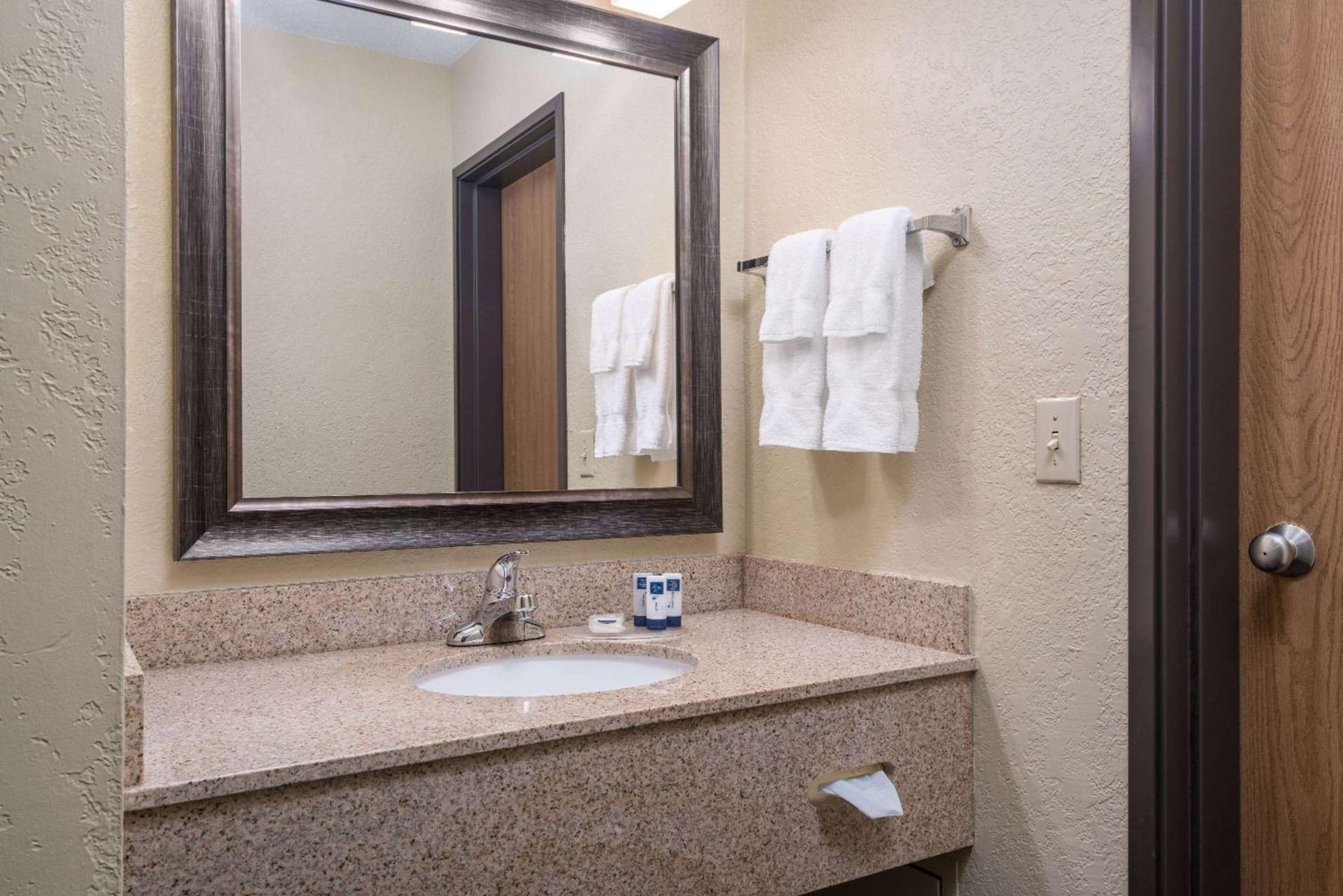 AmericInn by Wyndham Fargo West Acres gallery photo in Fargo, ND — image 25