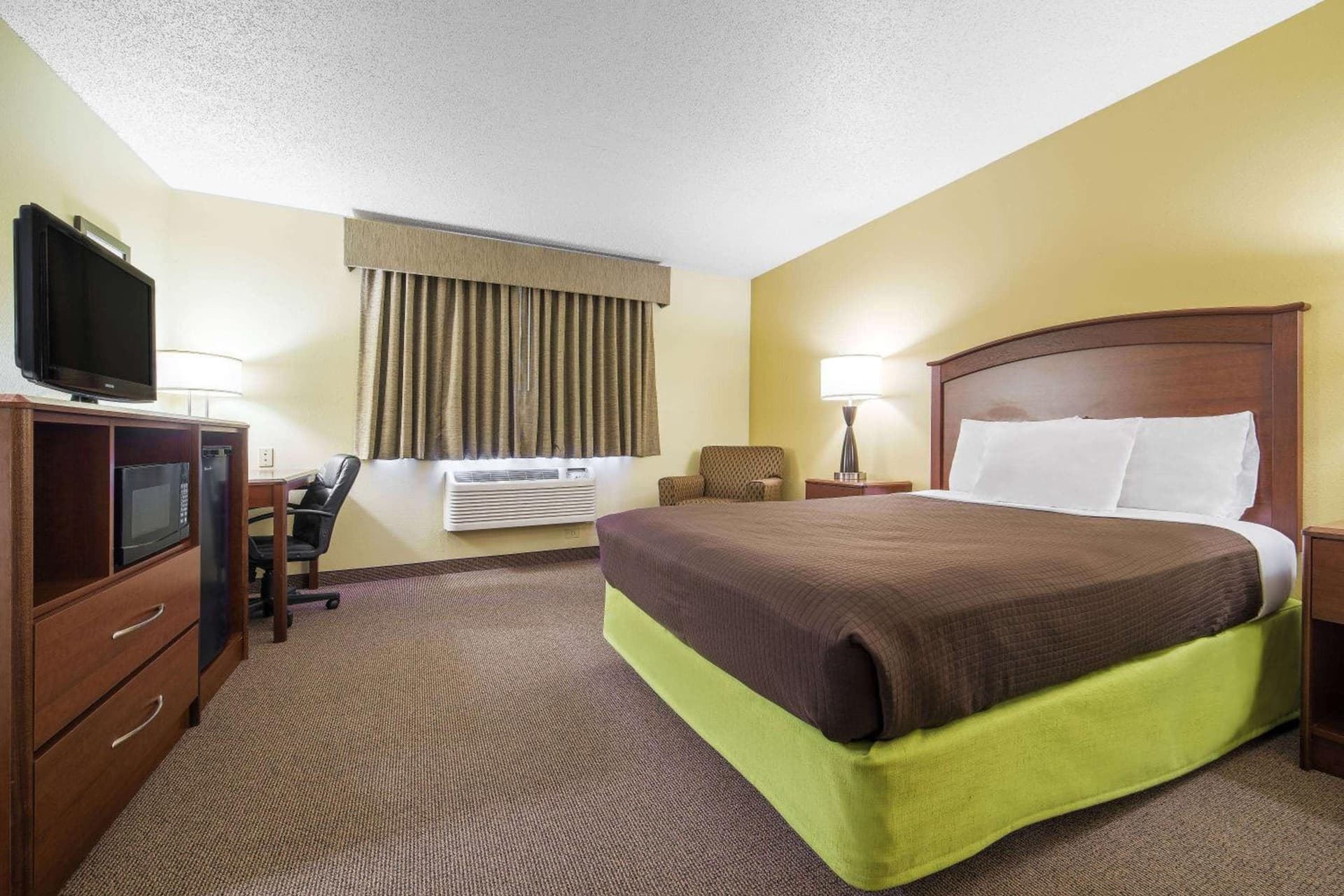 AmericInn by Wyndham Sioux Falls gallery photo in Sioux Falls, SD — image 35