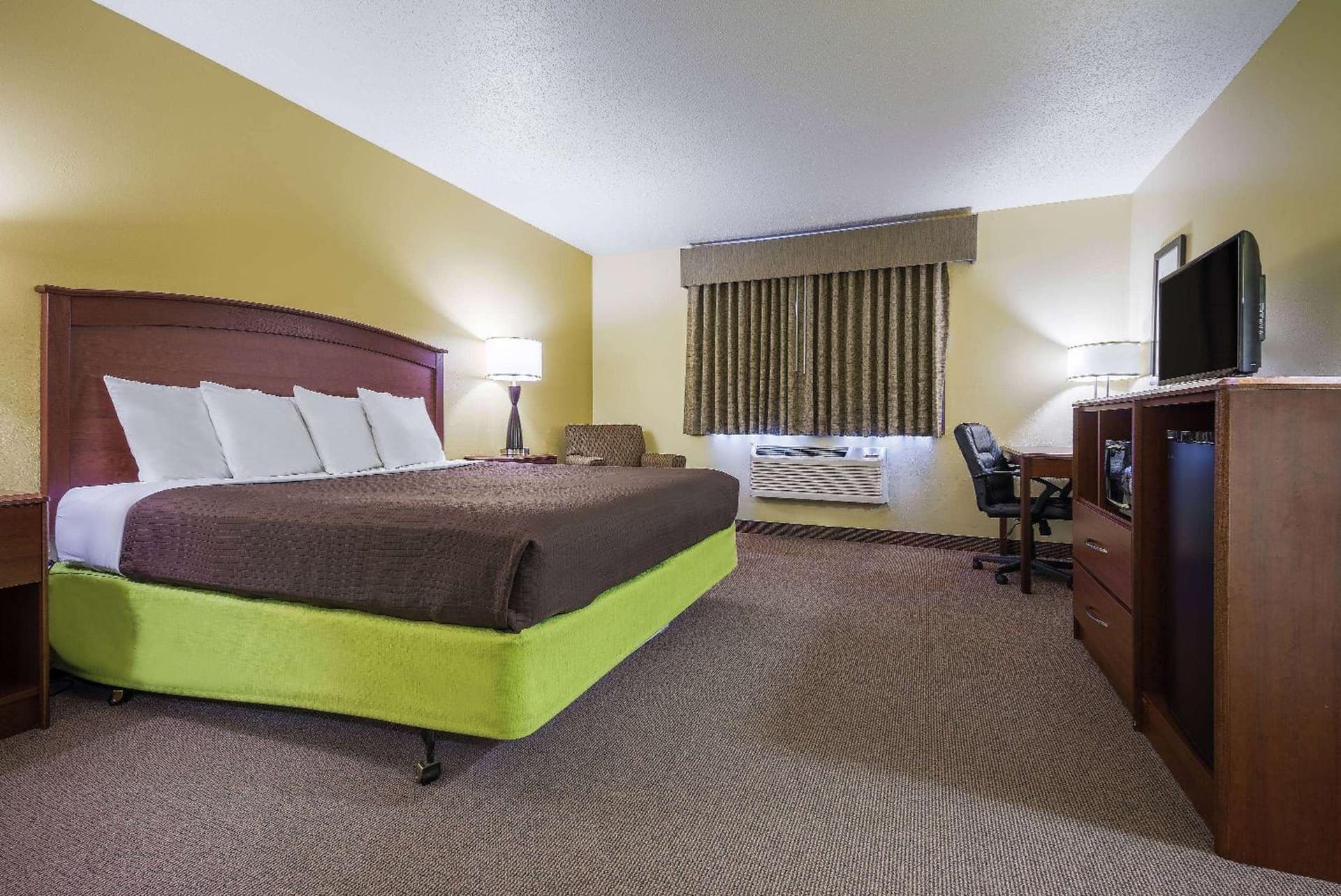 AmericInn by Wyndham Sioux Falls interior in Sioux Falls, SD — gallery photo 2