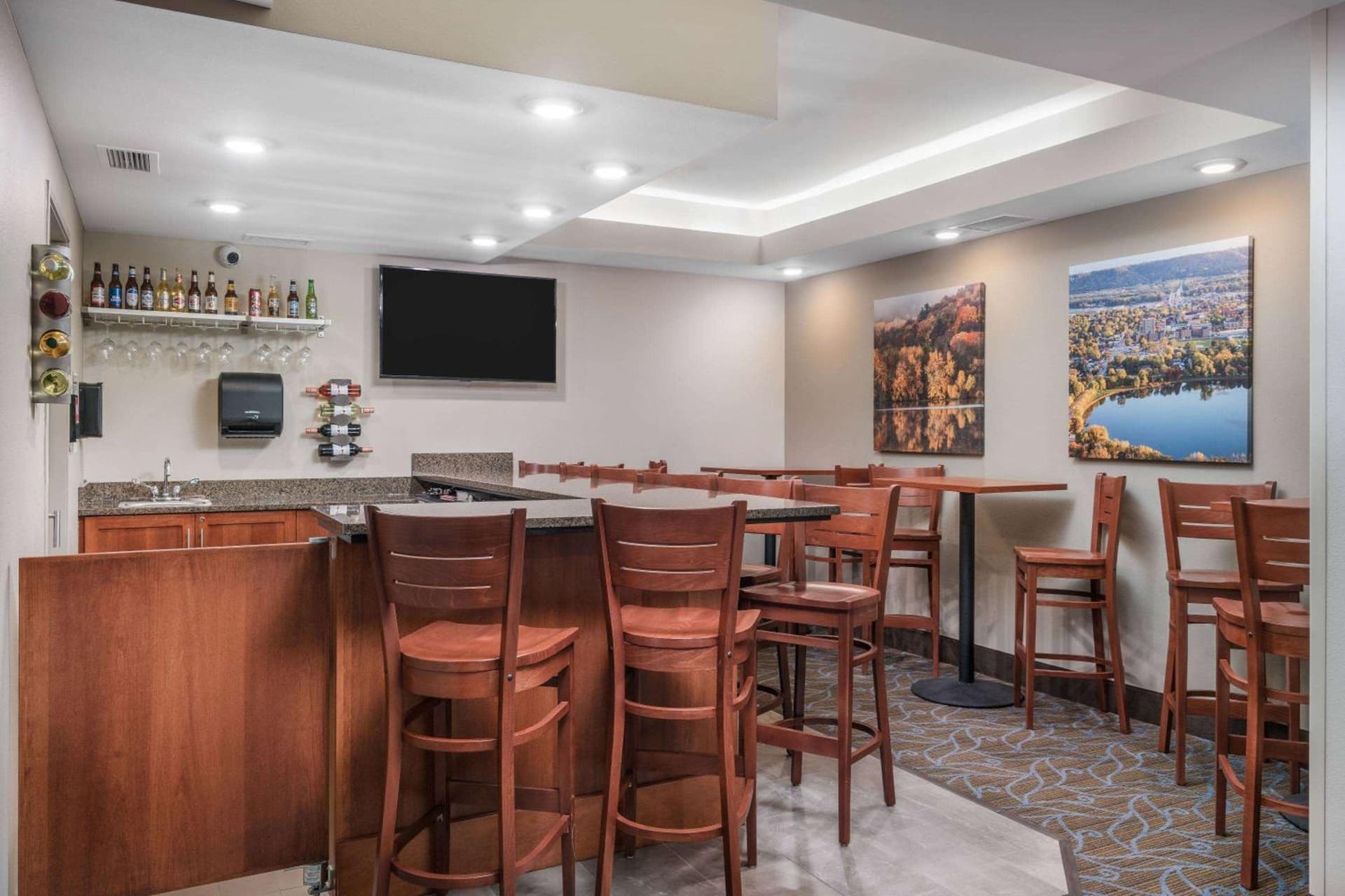 AmericInn by Wyndham Winona gallery photo in Winona, MN — image 51