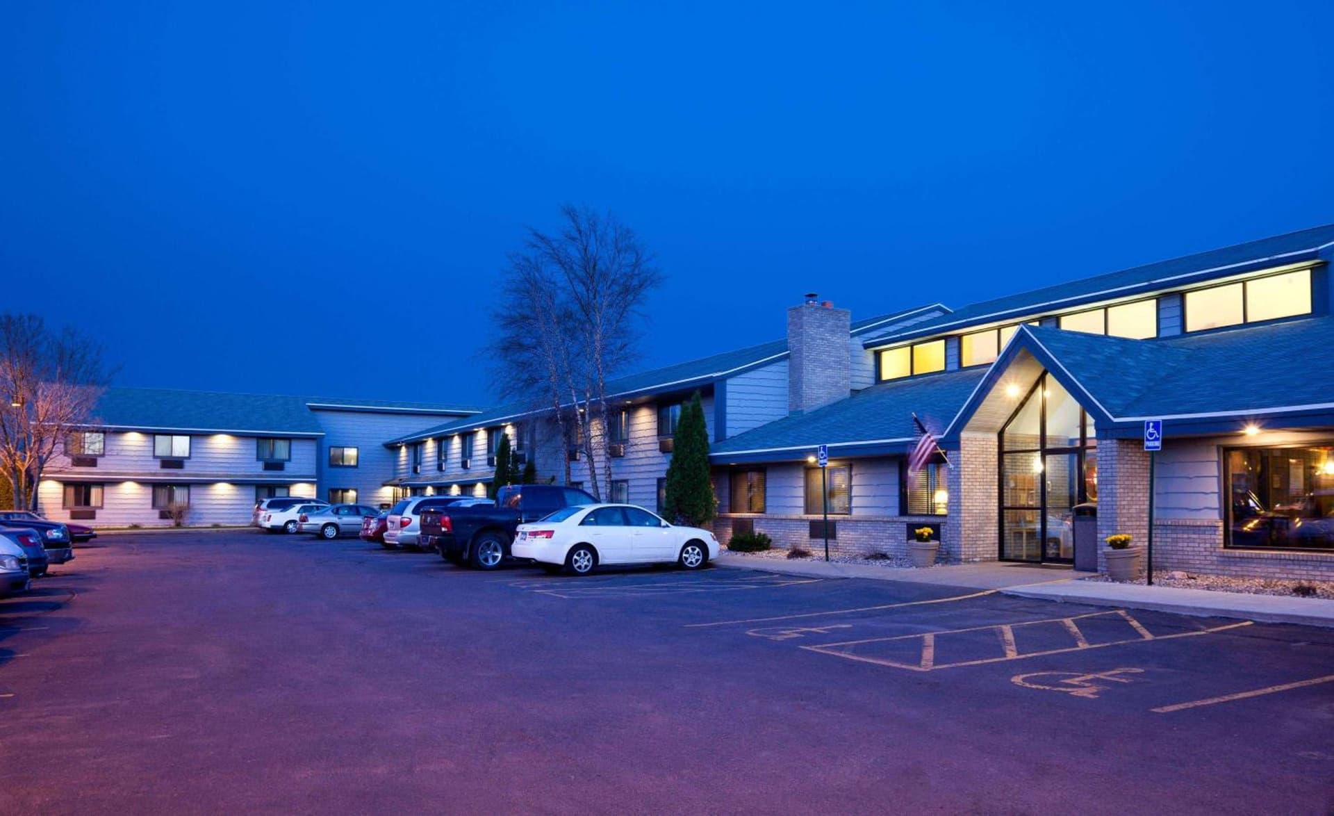 AmericInn by Wyndham Sioux Falls exterior or lobby in Sioux Falls, SD — main listing photo