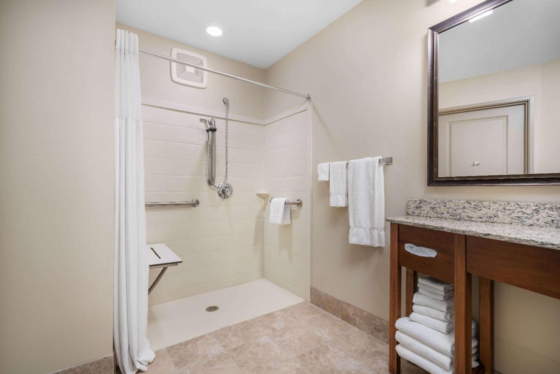 AmericInn by Wyndham Hartford SD gallery photo in Hartford, SD — image 10