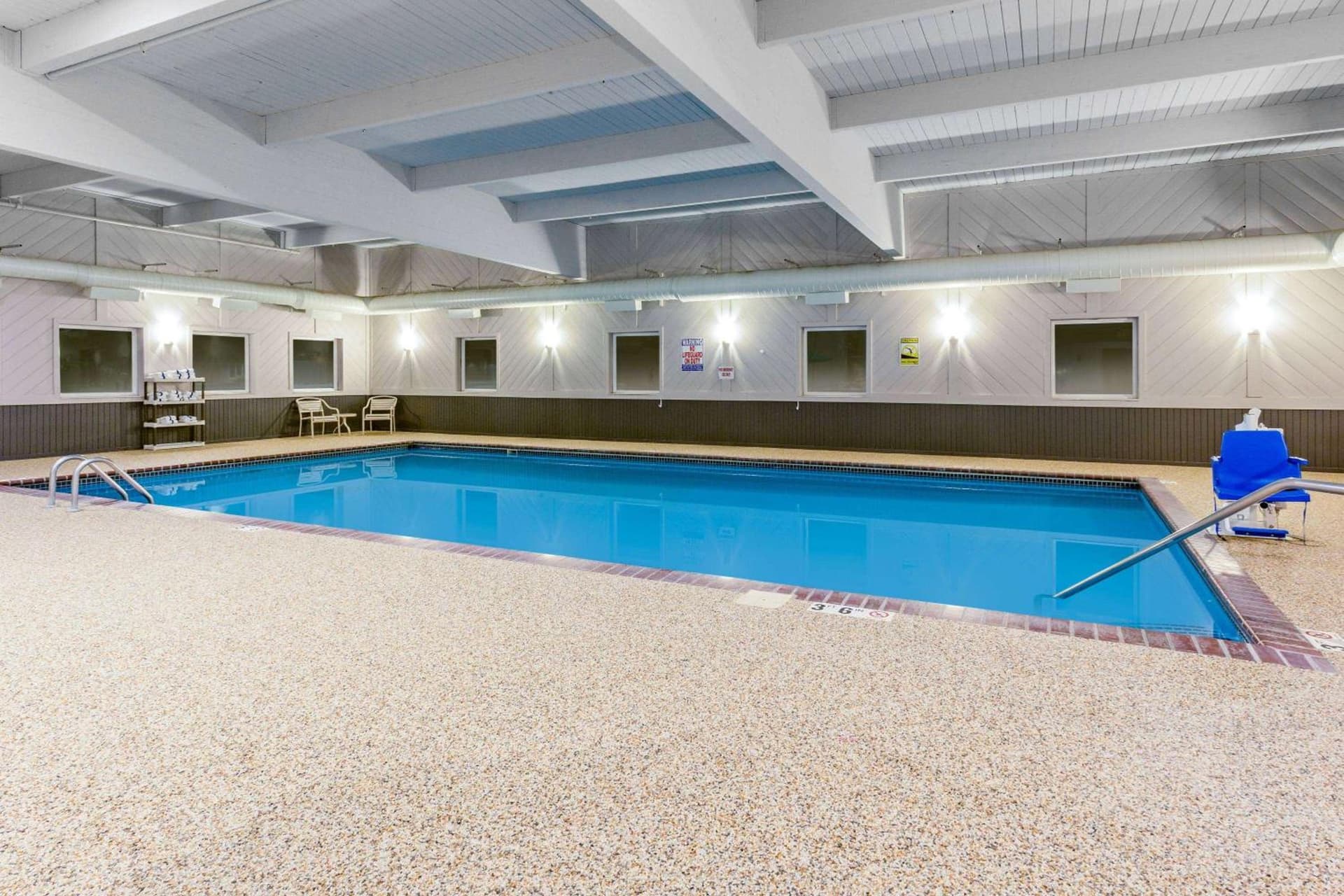 AmericInn by Wyndham Sleepy Eye interior in Sleepy Eye, MN — gallery photo 2