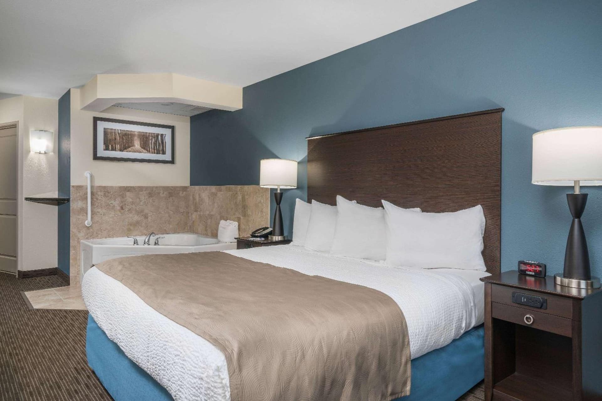 AmericInn by Wyndham Winona gallery photo in Winona, MN — image 36