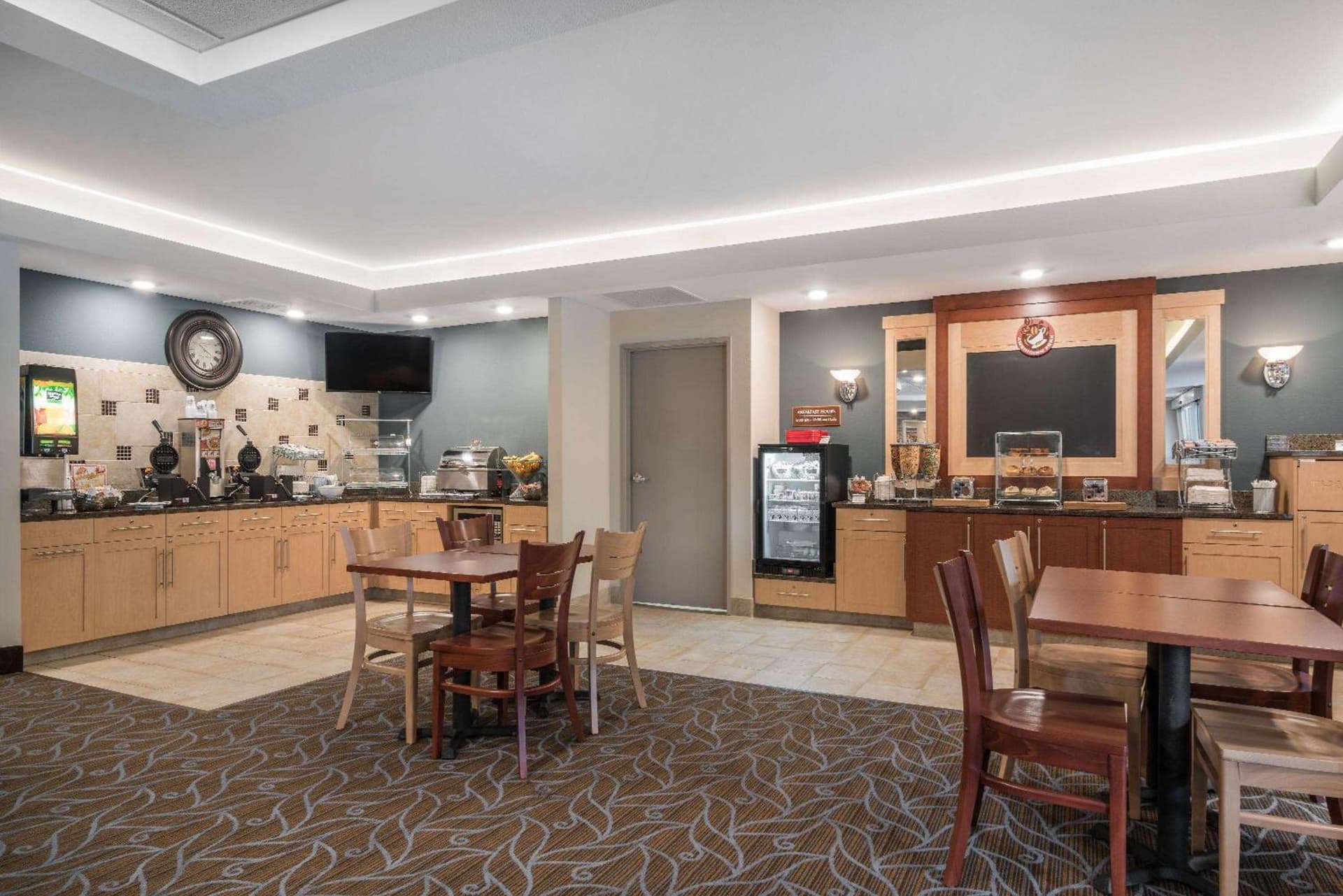AmericInn by Wyndham Winona gallery photo in Winona, MN — image 42