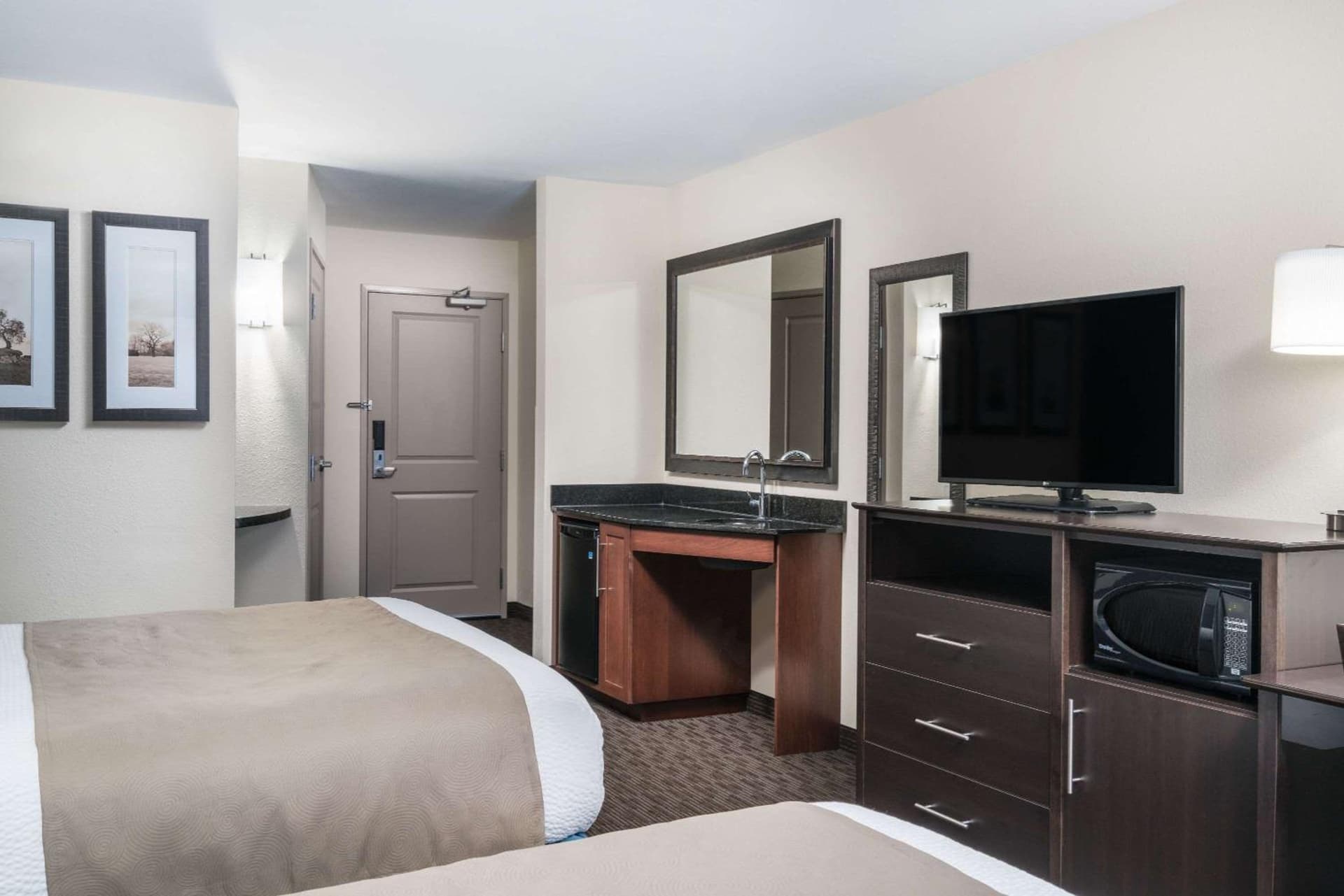 AmericInn by Wyndham Winona gallery photo in Winona, MN — image 21