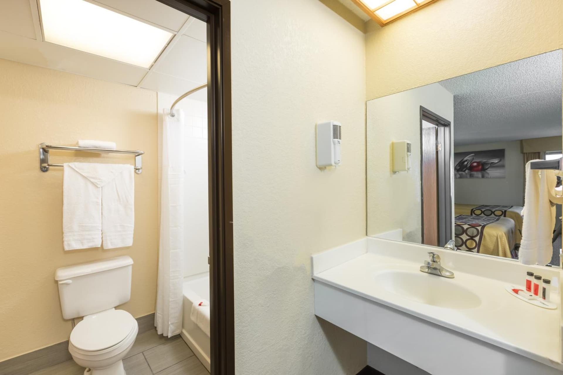 Woodland Inn and Suites Extended Stay gallery photo in Wichita, KS — image 50