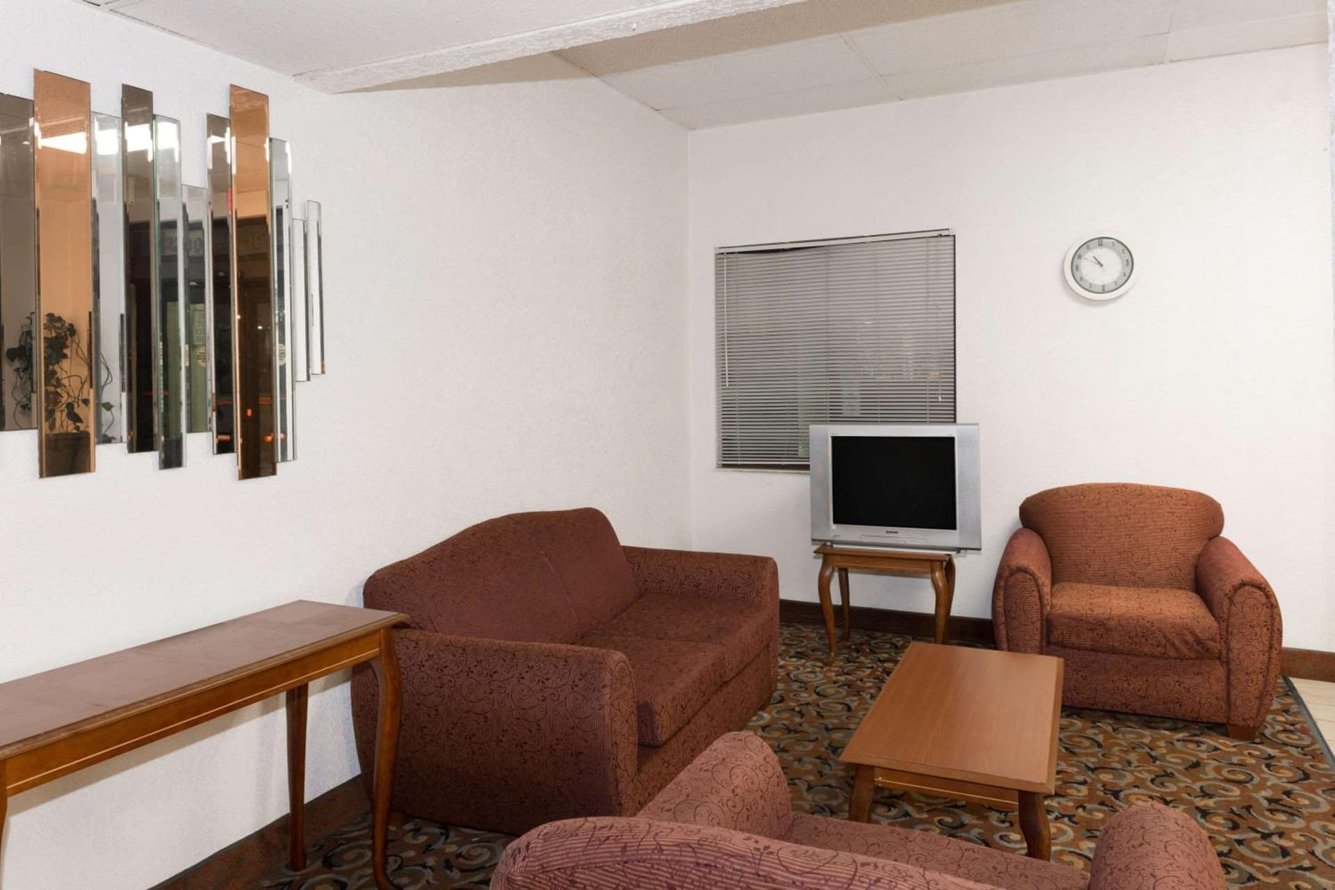 Super 8 by Wyndham Pompano Beach gallery photo in Pompano Beach, FL — image 8