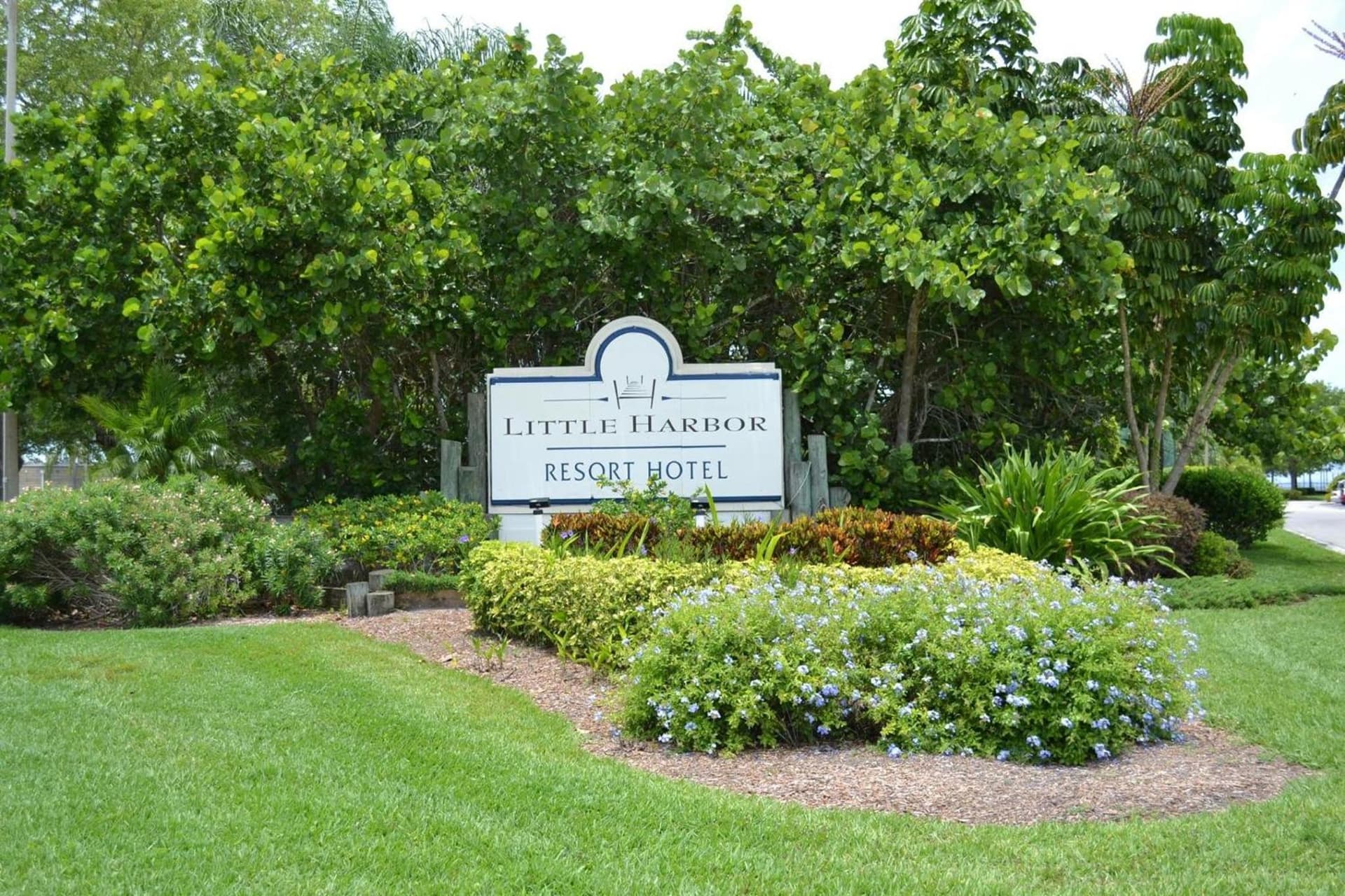 TAMPA BAY, BEACH step away, WIFI, FREE PARKING,POOLS, JACUZZI gallery photo in Ruskin, FL — image 54