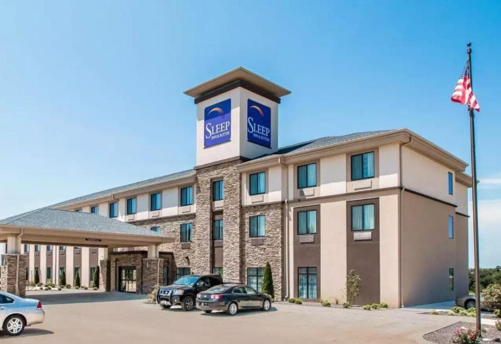 Sleep Inn & Suites Hannibal West featured exterior or lobby in Hannibal, MO — similar hotel