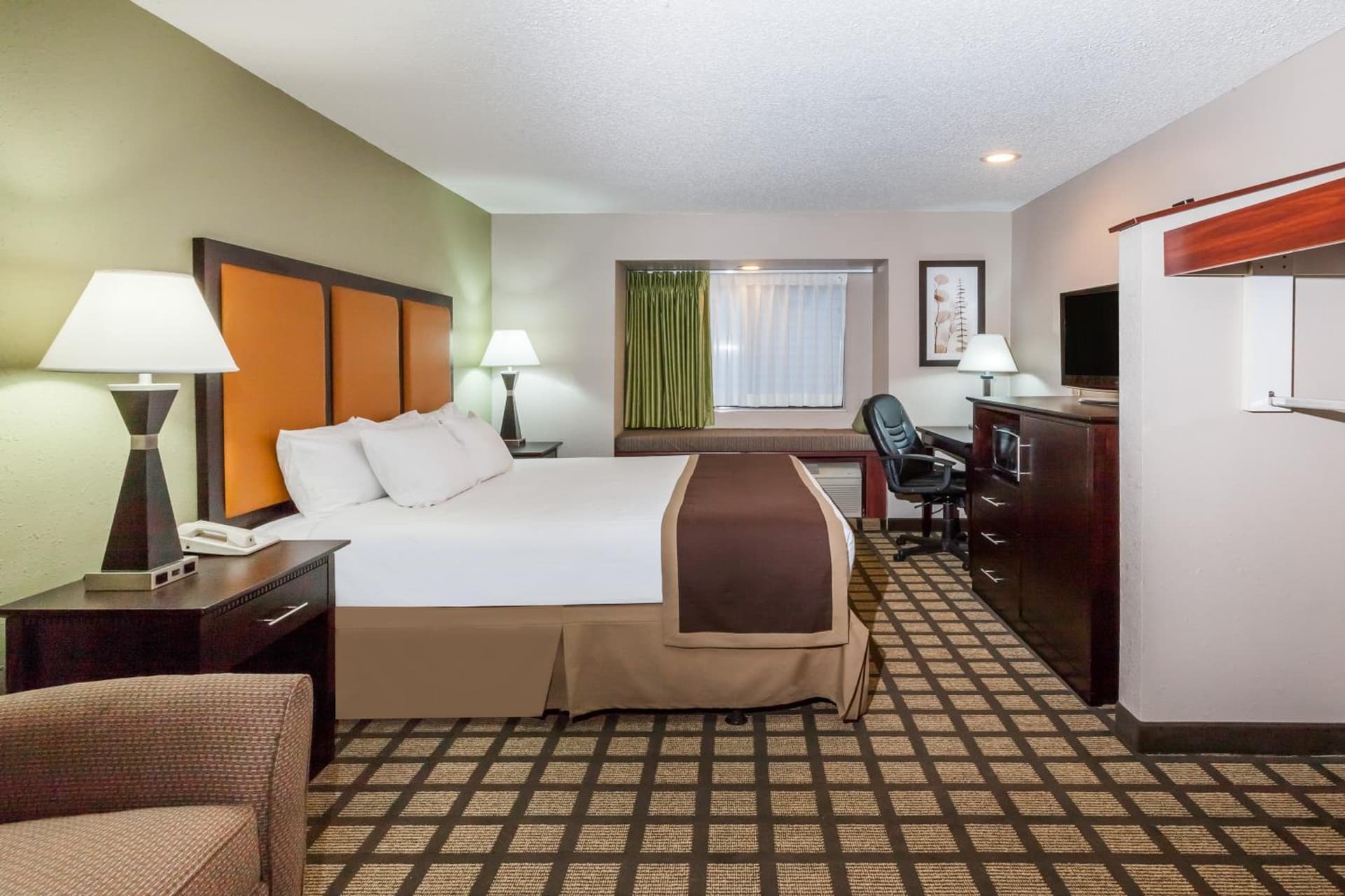 Baymont by Wyndham Gaylord interior in Gaylord, MI — gallery photo 2