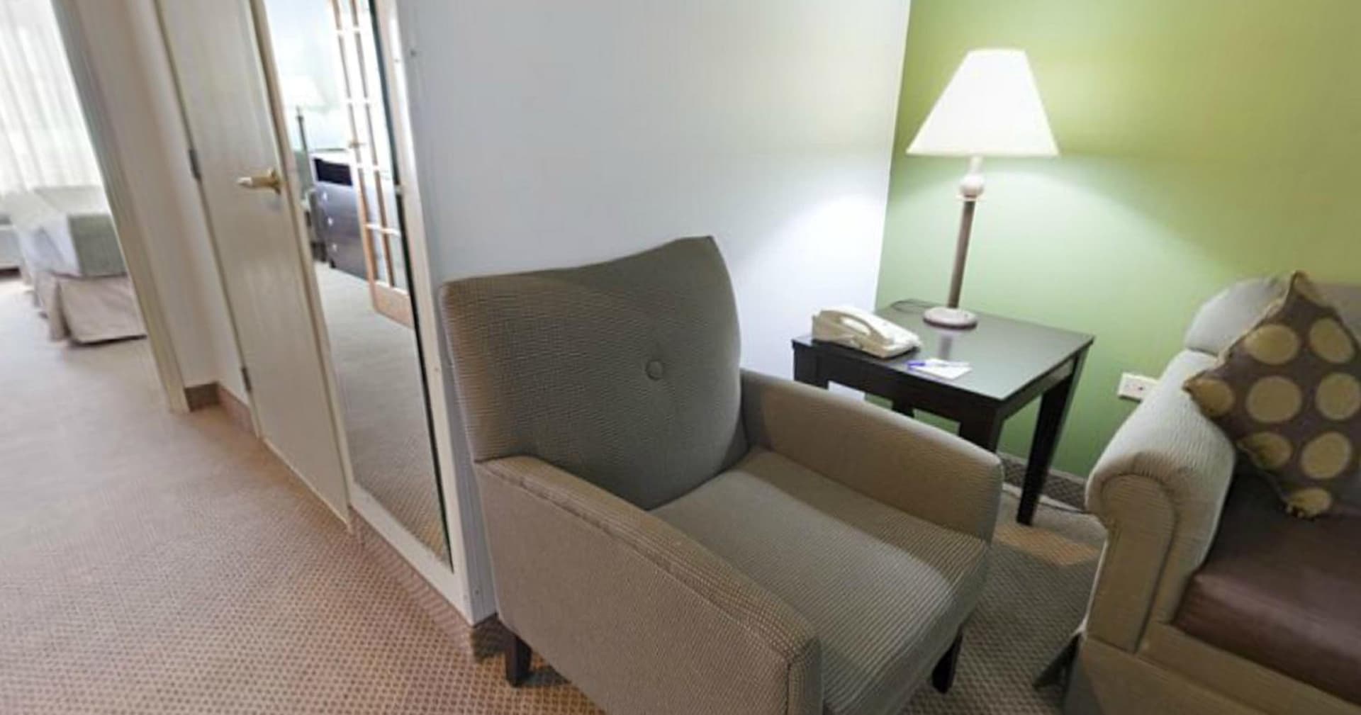 Holiday Inn Express & Suites Chicago Deerfield Lincolnshire by IHG interior in Riverwoods, IL — gallery photo 2