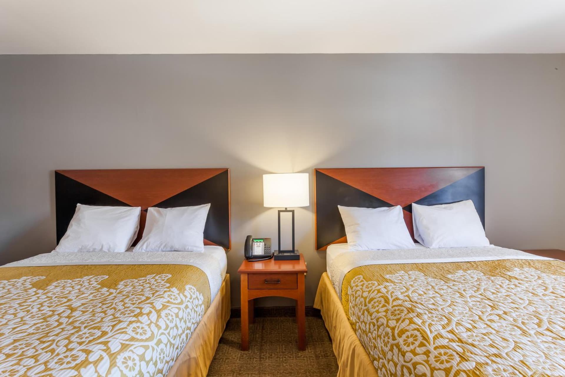 Days Inn & Suites by Wyndham Lancaster Amish Country gallery photo in Lancaster, PA — image 47
