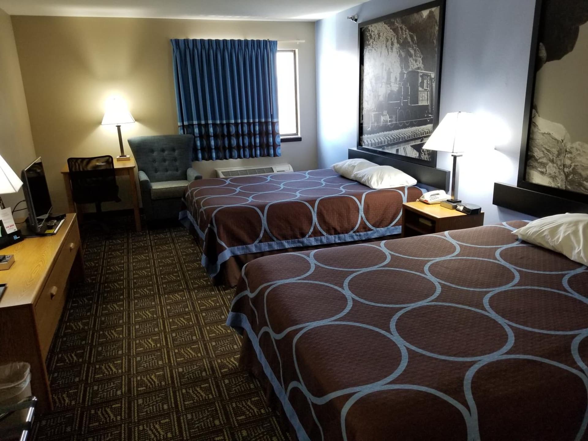 Super 8 by Wyndham Fort Collins gallery photo in Fort Collins, CO — image 27