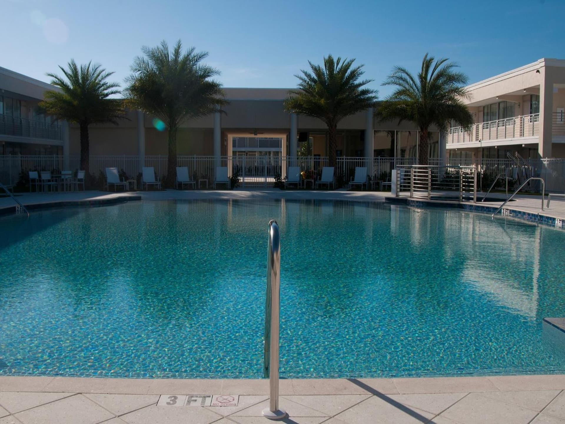 Ramada by Wyndham Venice Hotel Venezia property views in Venice, FL — gallery photo 3