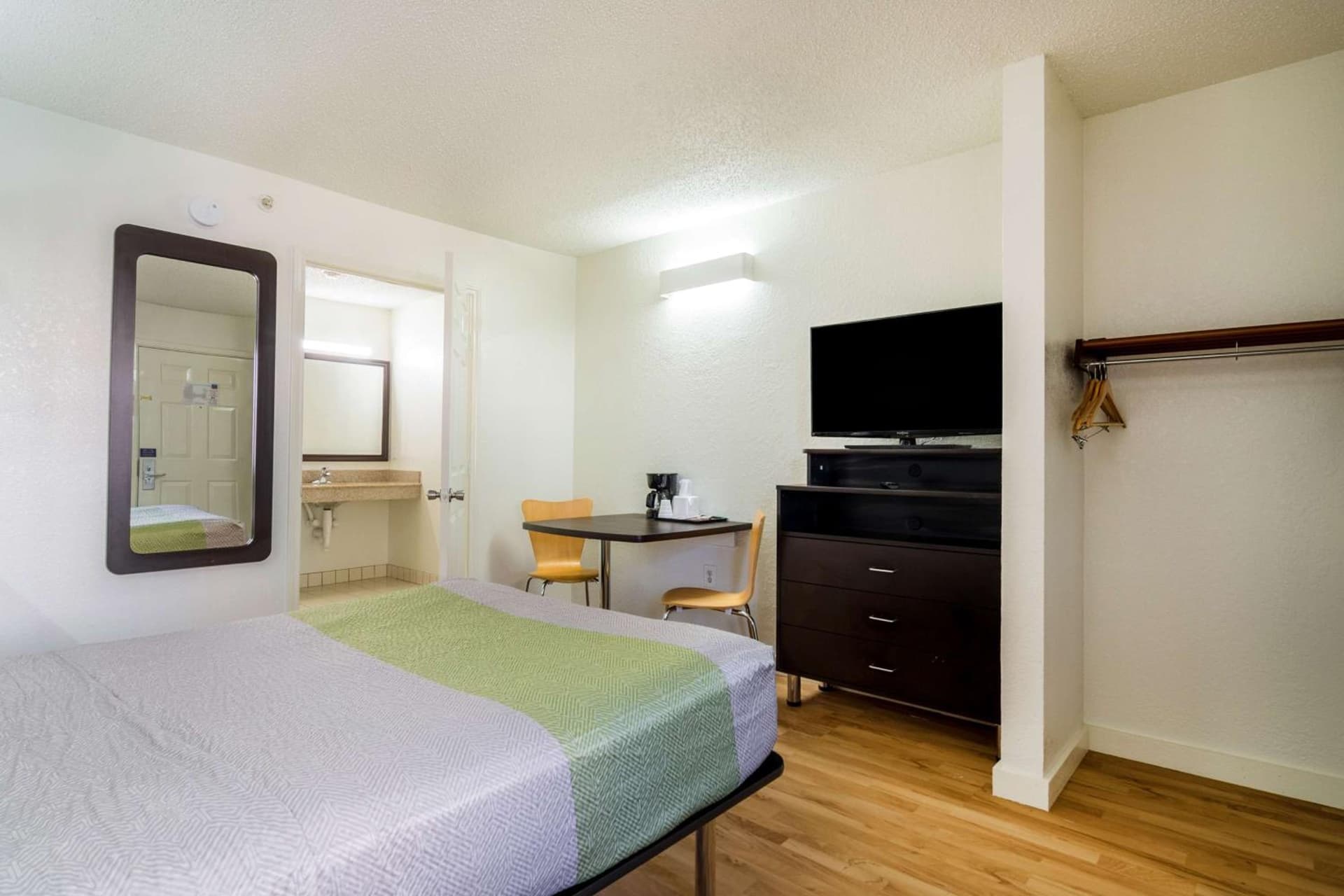 Studio 6-Plano, TX - Dallas - Plano Medical Center gallery photo in Plano, TX — image 15