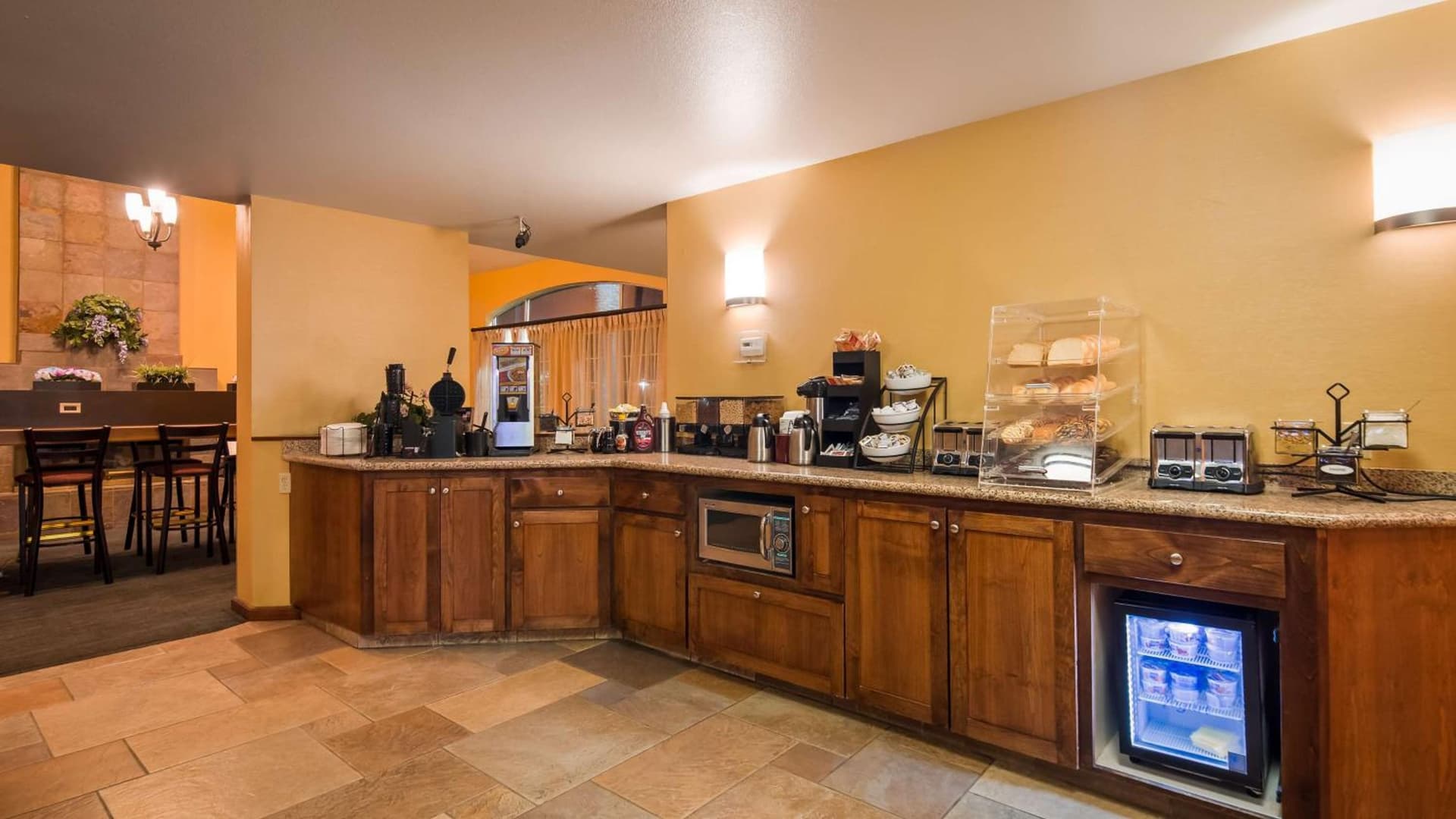 Best Western Palm Court Inn gallery photo in Modesto, CA — image 9