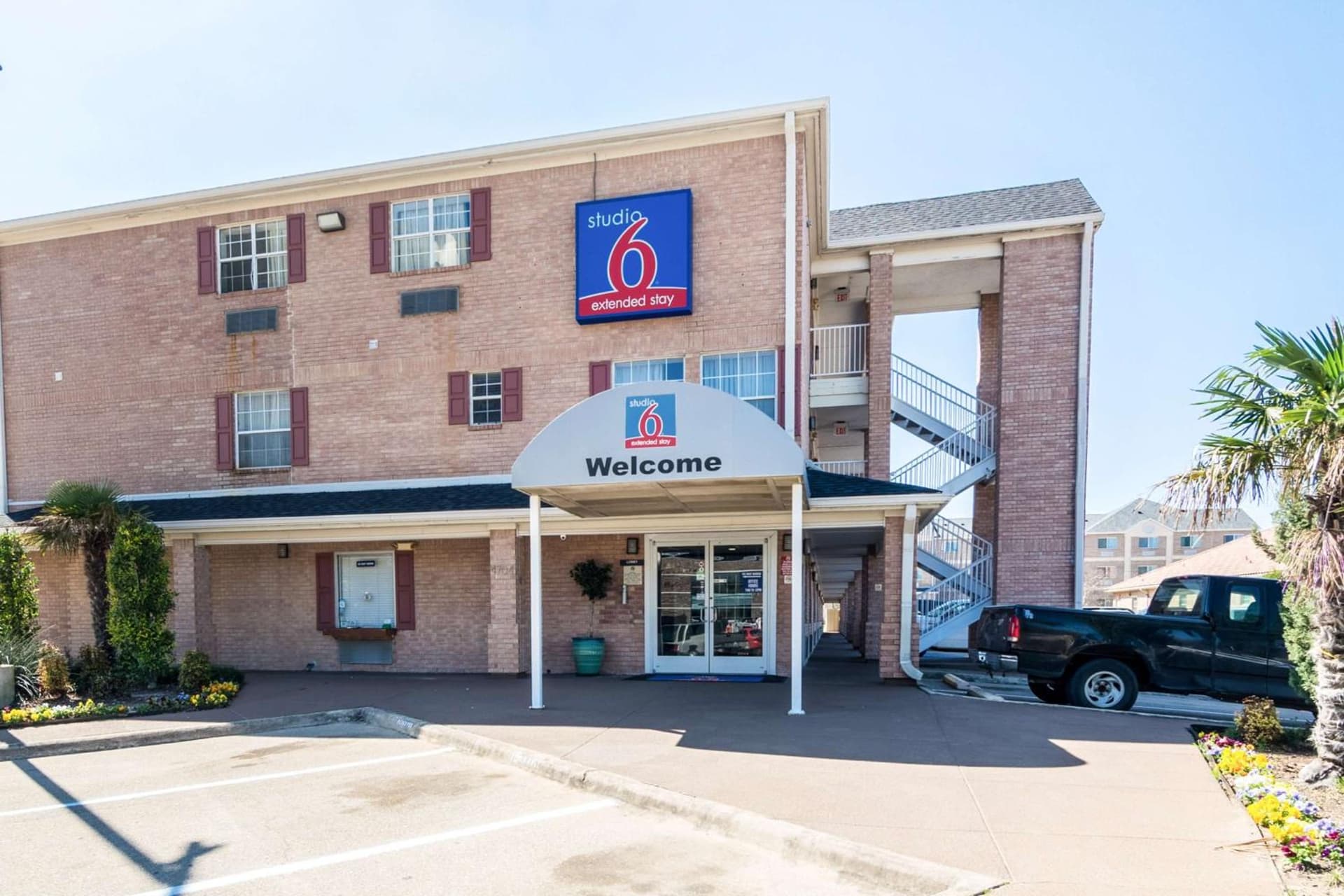 Studio 6-Plano, TX - Dallas - Plano Medical Center featured exterior or lobby in Plano, TX — similar hotel