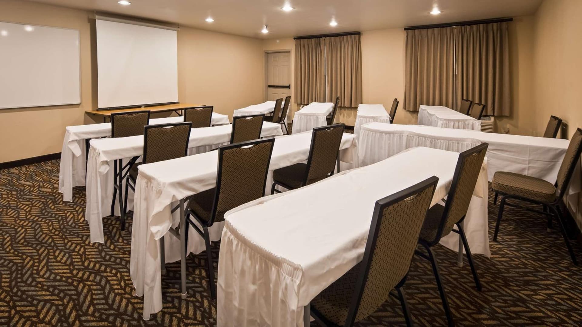 Best Western Palm Court Inn gallery photo in Modesto, CA — image 12