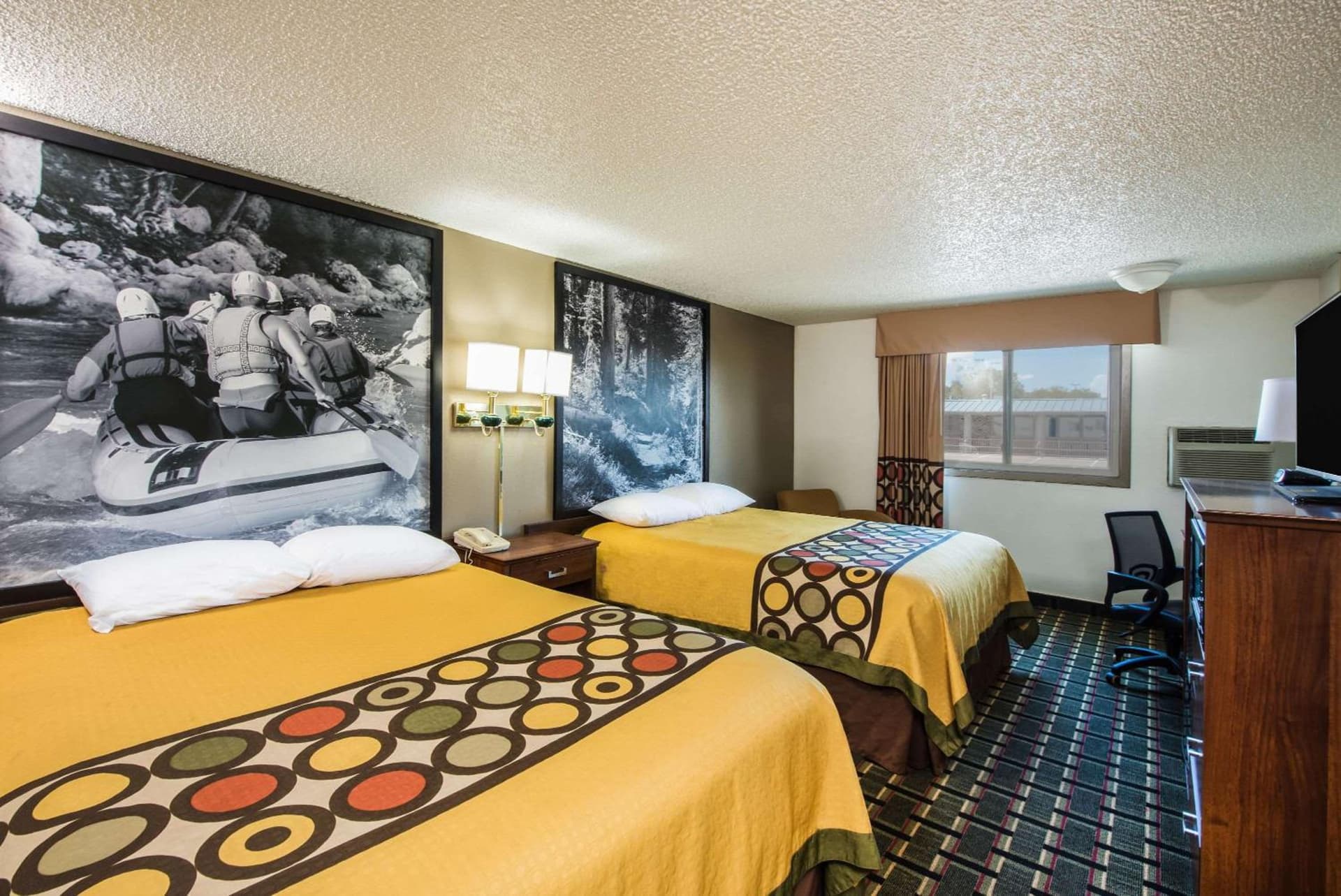 Super 8 by Wyndham Pueblo gallery photo in Pueblo, CO — image 13