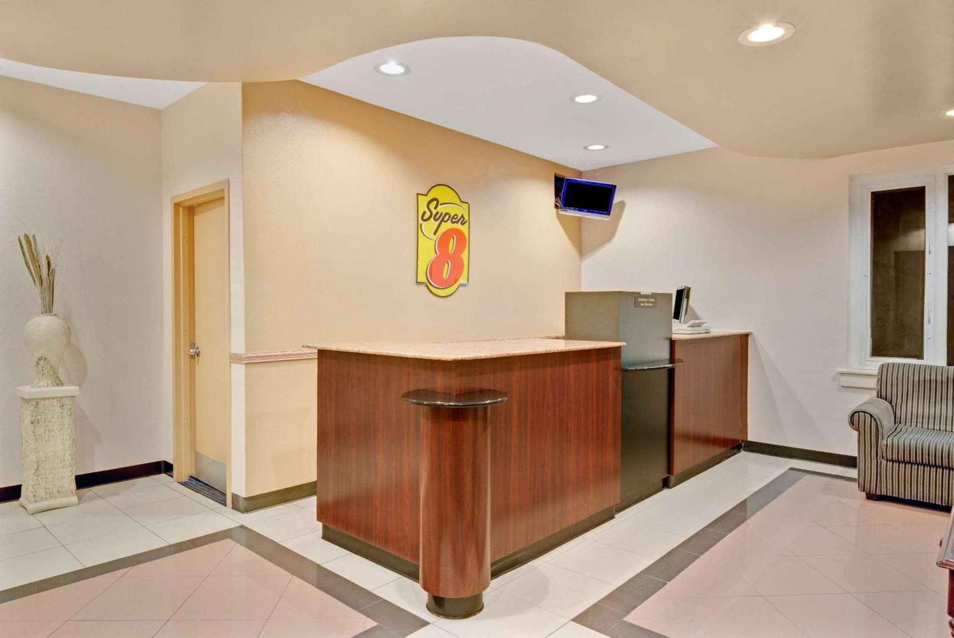 Super 8 by Wyndham Milford/New Haven interior in Milford, CT — gallery photo 2
